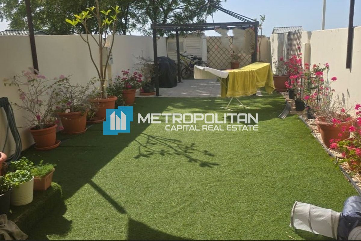 تاون هاوس للبيع في Arabian Style، Al Reef - MCS-51407