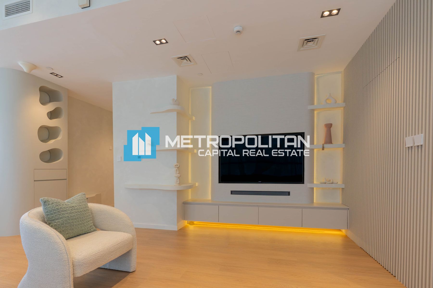 Upgraded Unique Unit | Fully Furnished | Sea view