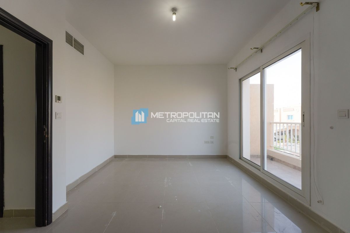 3BR TH | SINGLE ROW | WELL MAINTAINED | NEAR PARK