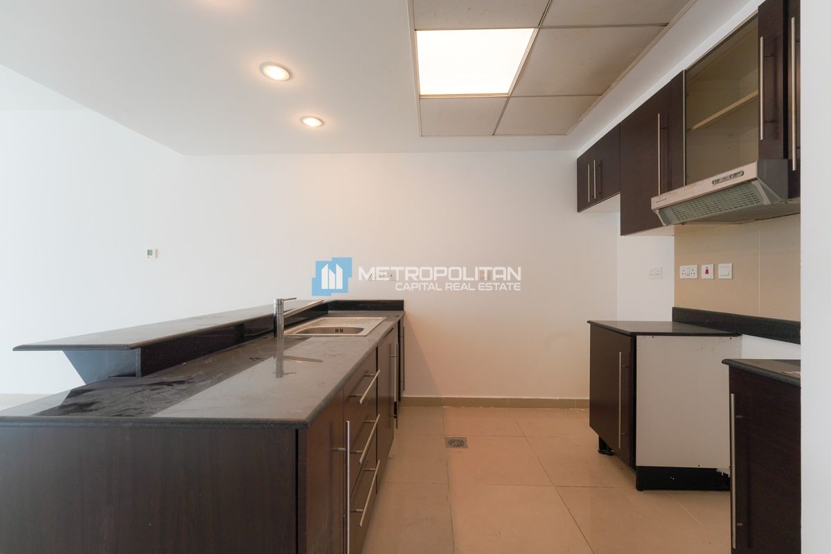 3BR TH | SINGLE ROW | WELL MAINTAINED | NEAR PARK