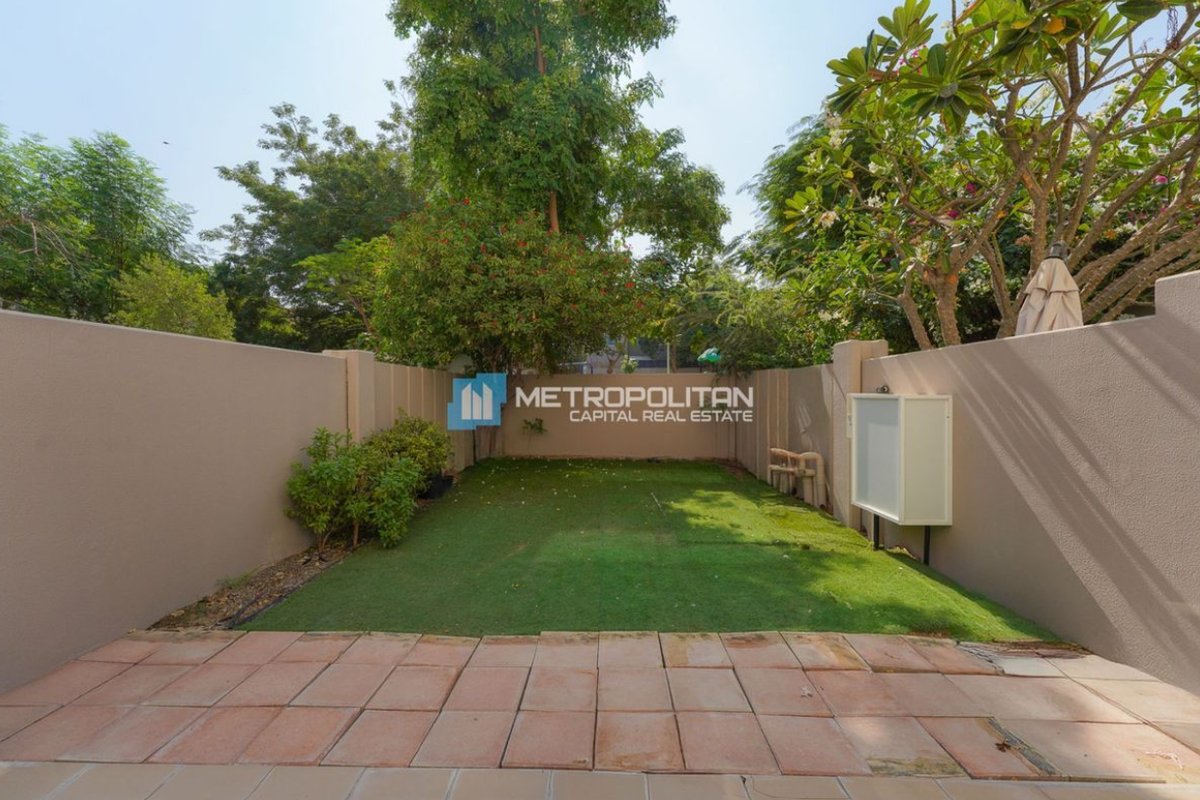 3BR TH | SINGLE ROW | WELL MAINTAINED | NEAR PARK