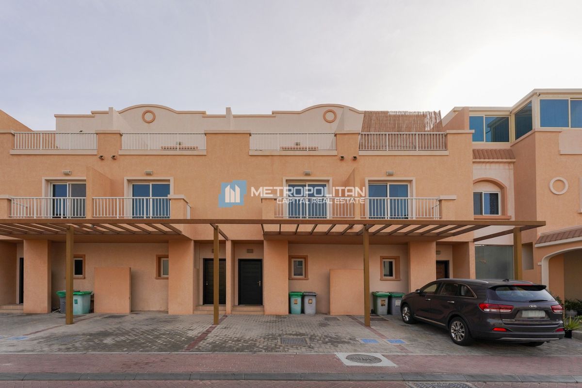 3BR TH | SINGLE ROW | WELL MAINTAINED | NEAR PARK
