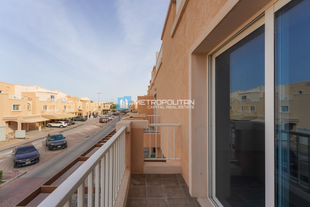 3BR TH | SINGLE ROW | WELL MAINTAINED | NEAR PARK