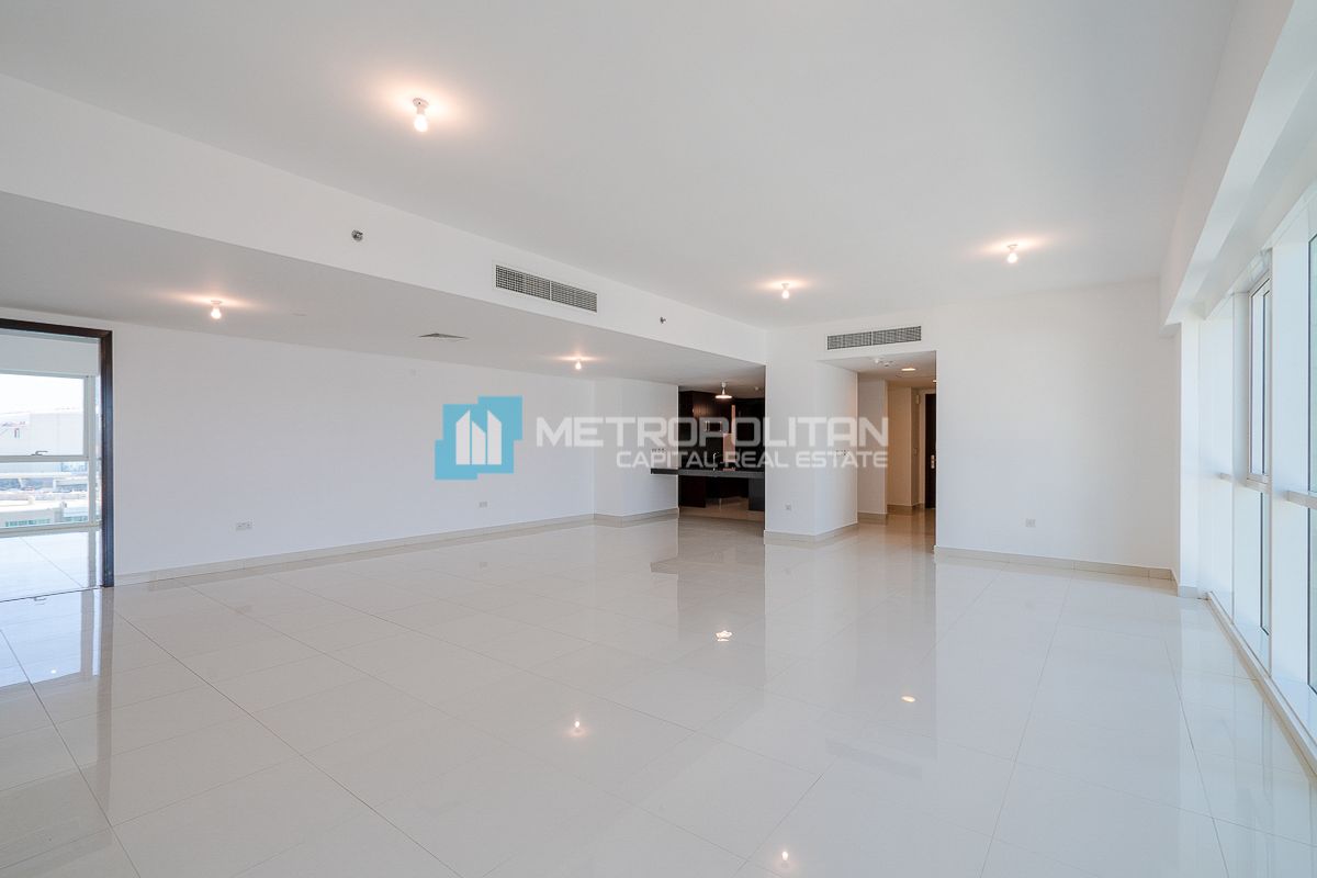 Marina View | Ready to Move | Prime Location