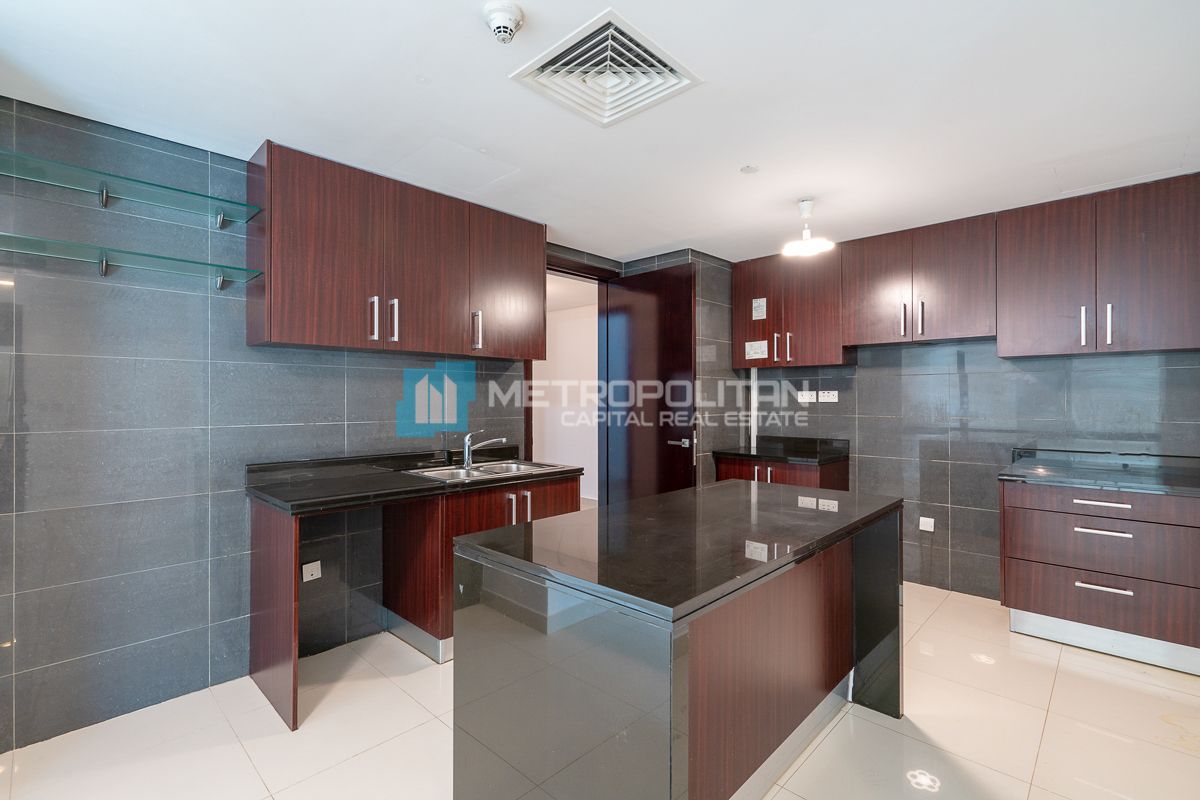 Marina View | Ready to Move | Prime Location