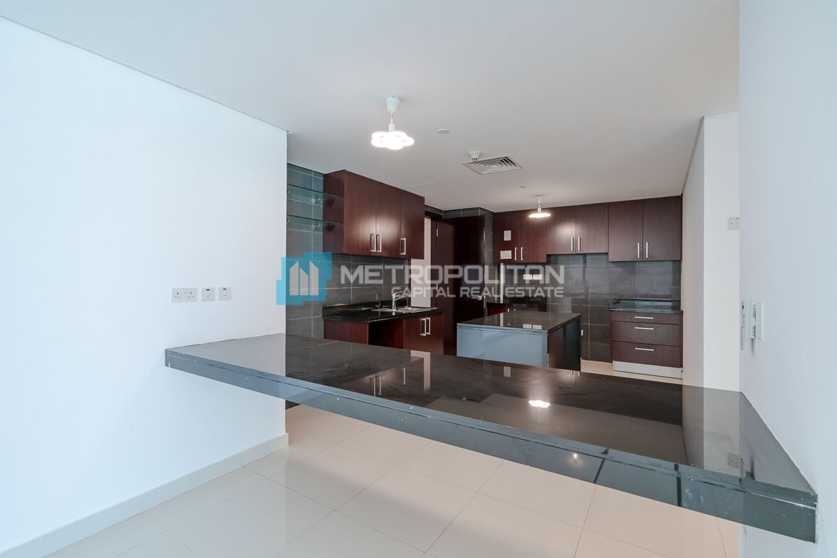Marina View | Ready to Move | Prime Location