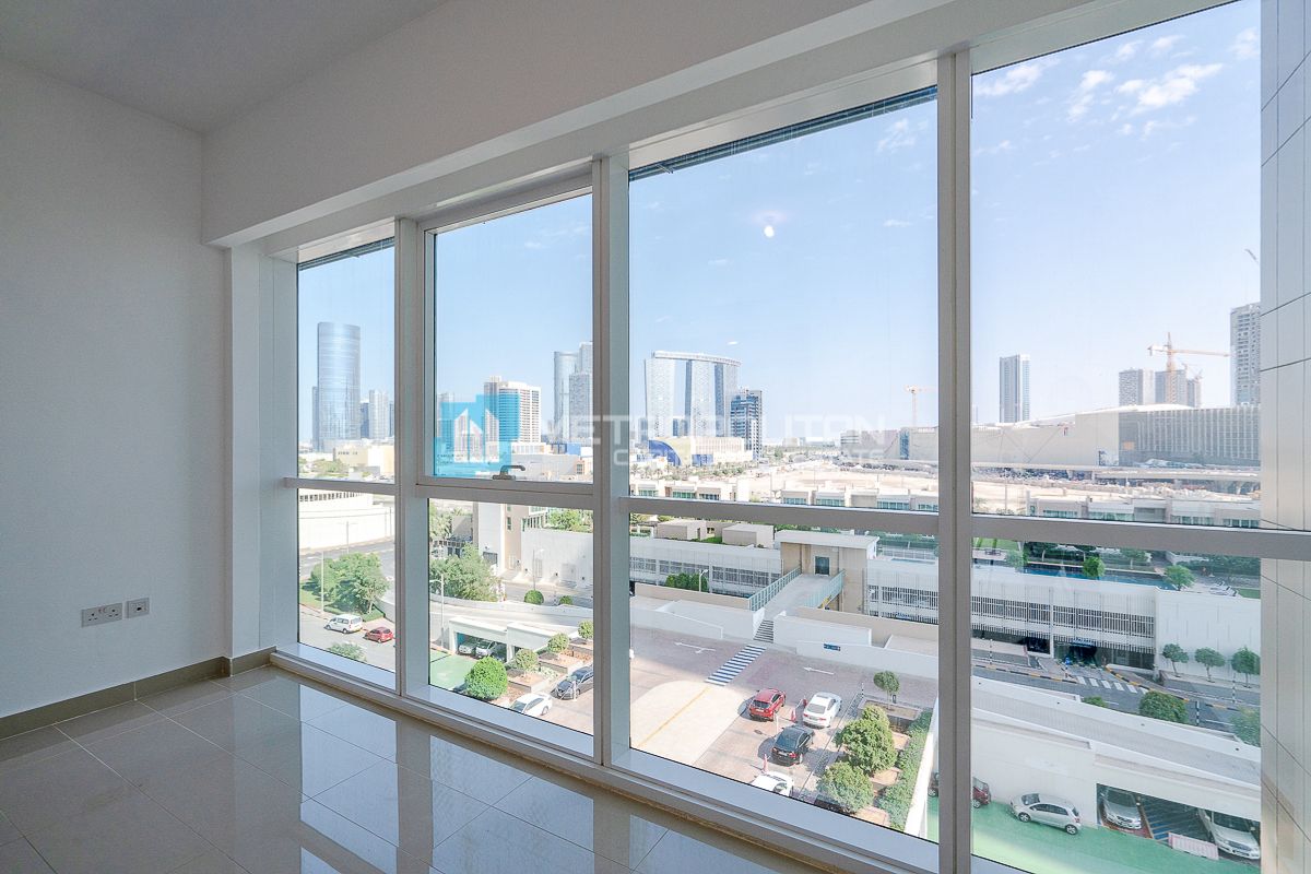 Marina View | Ready to Move | Prime Location