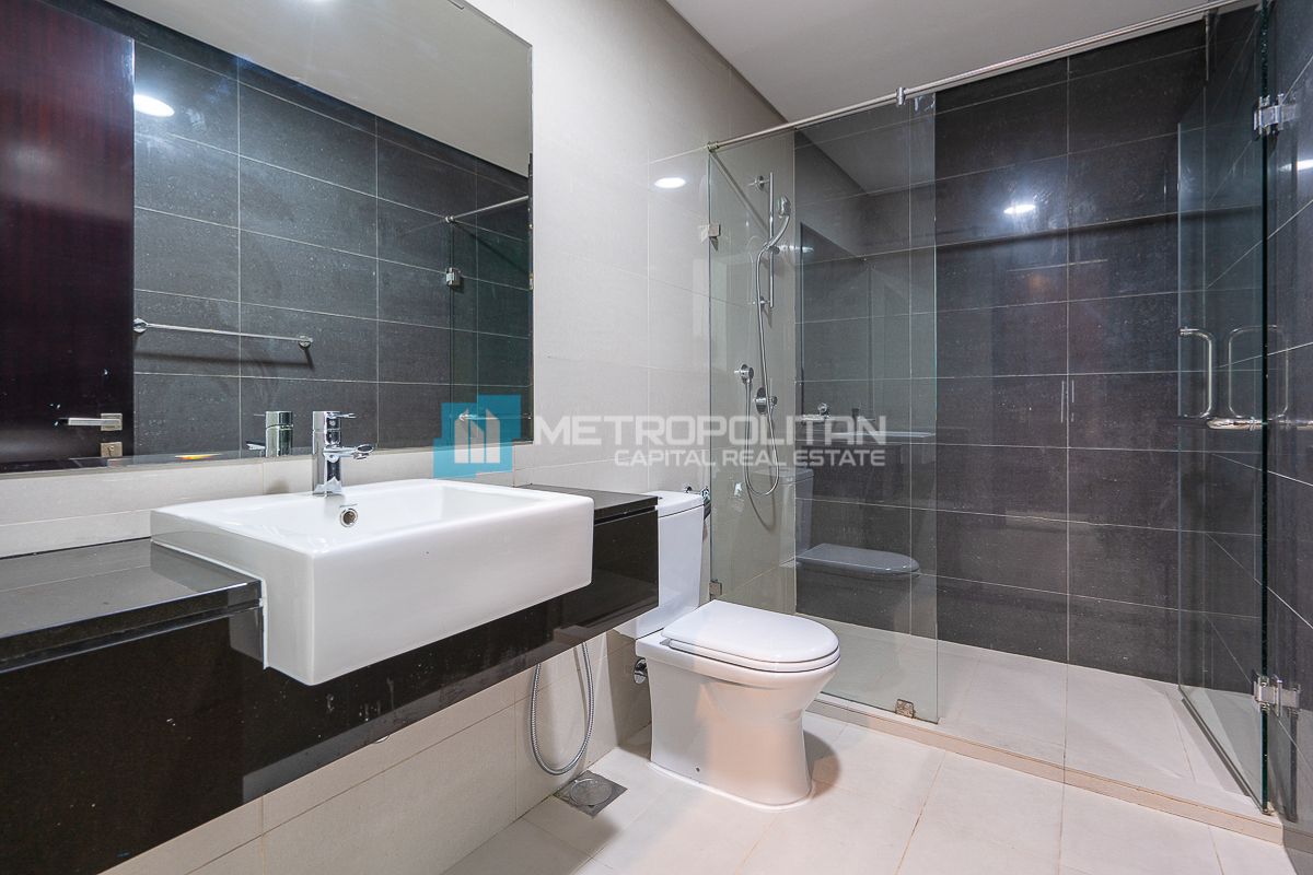 Marina View | Ready to Move | Prime Location