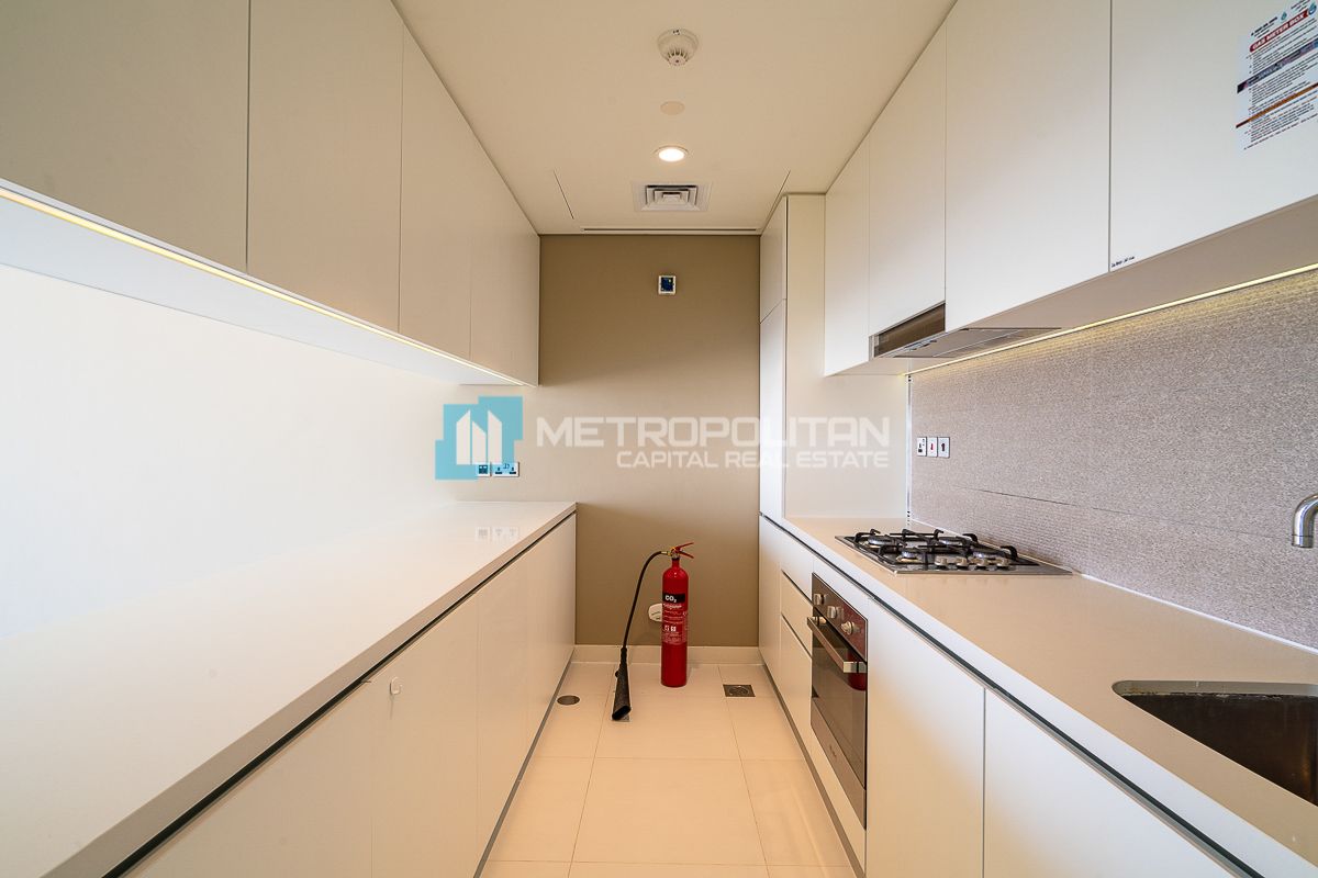 Furnished 1BR+Balcony| High Floor| Upgraded Unit