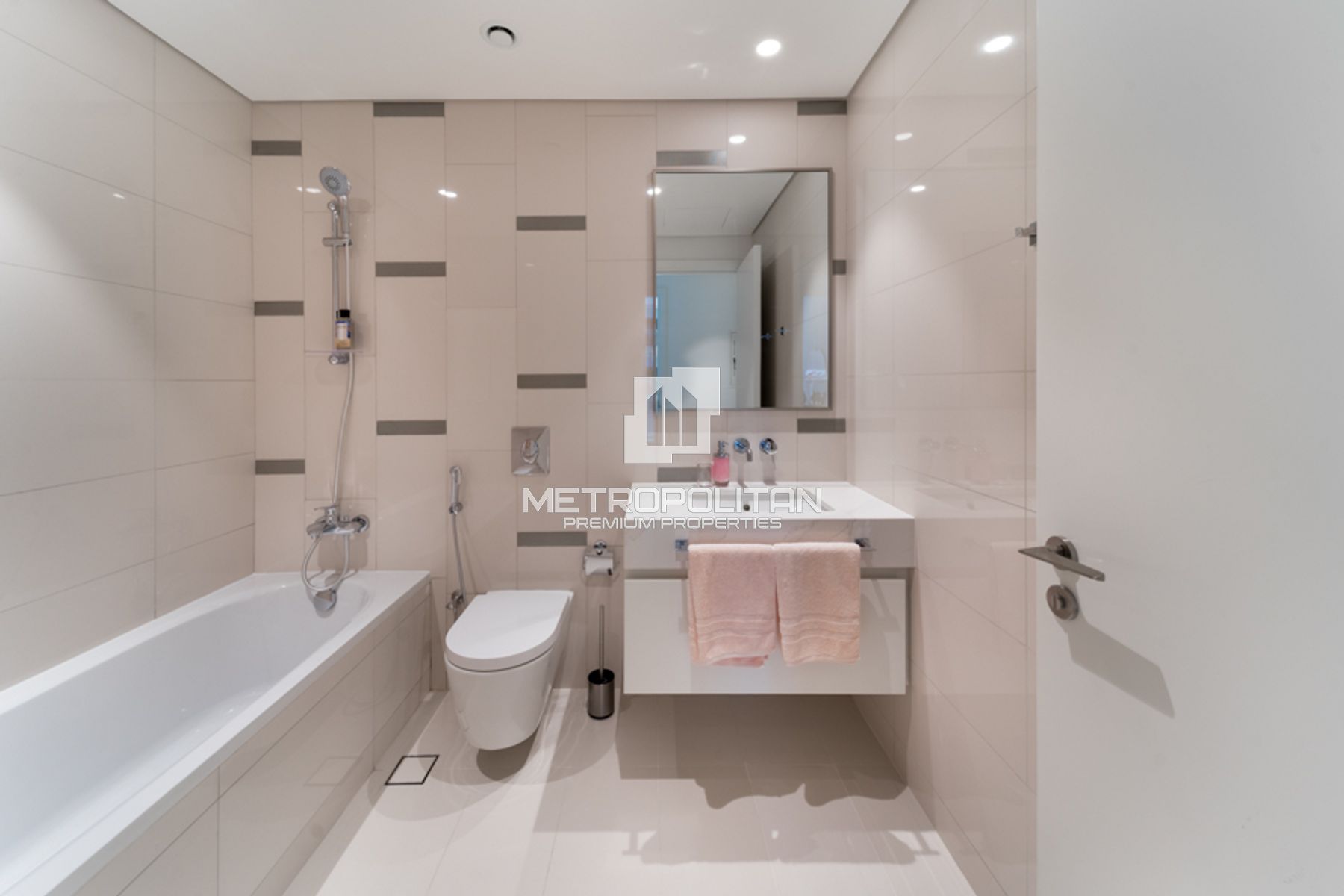 2BR Apartment for Rent in Dubai Harbour – MPR-10044