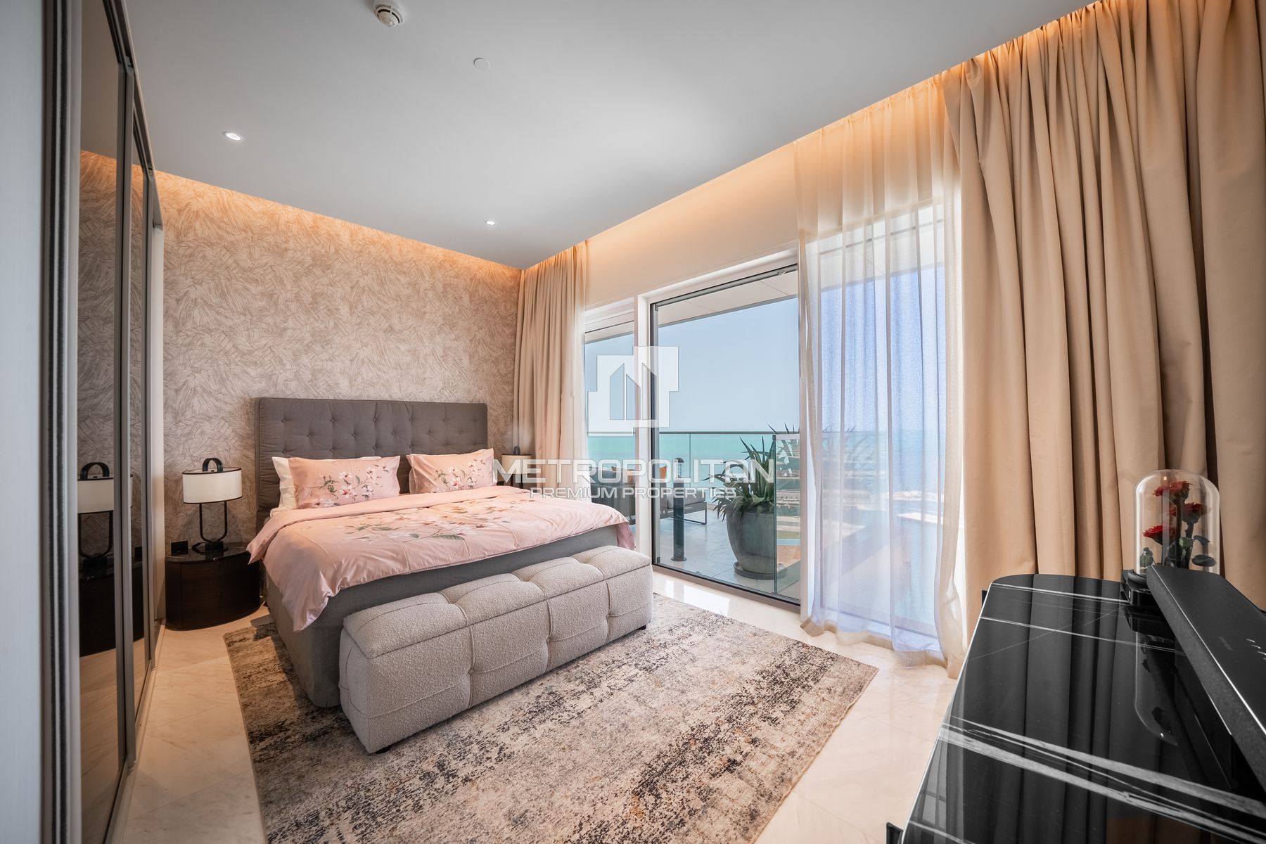 Ultra-Luxury 4BR with Maid's| Beachfront Living