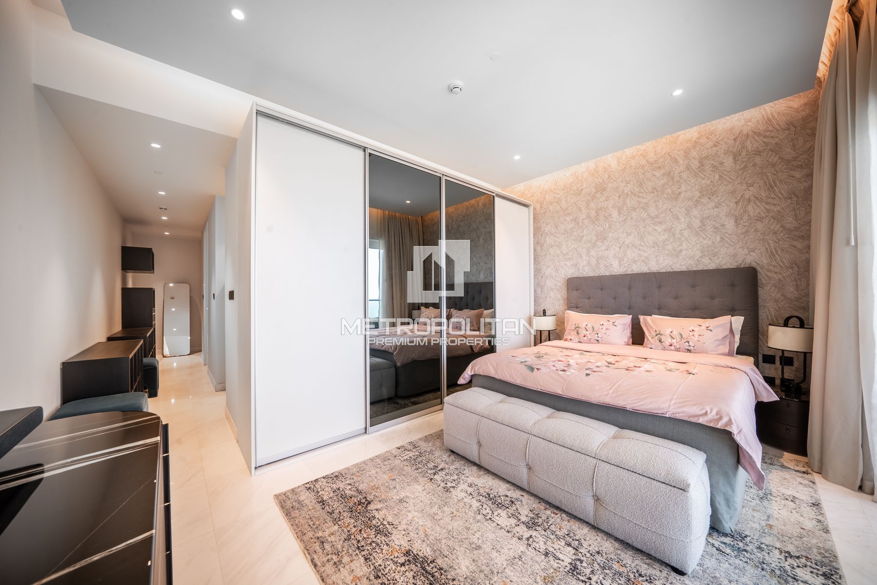 Ultra-Luxury 4BR with Maid's| Beachfront Living