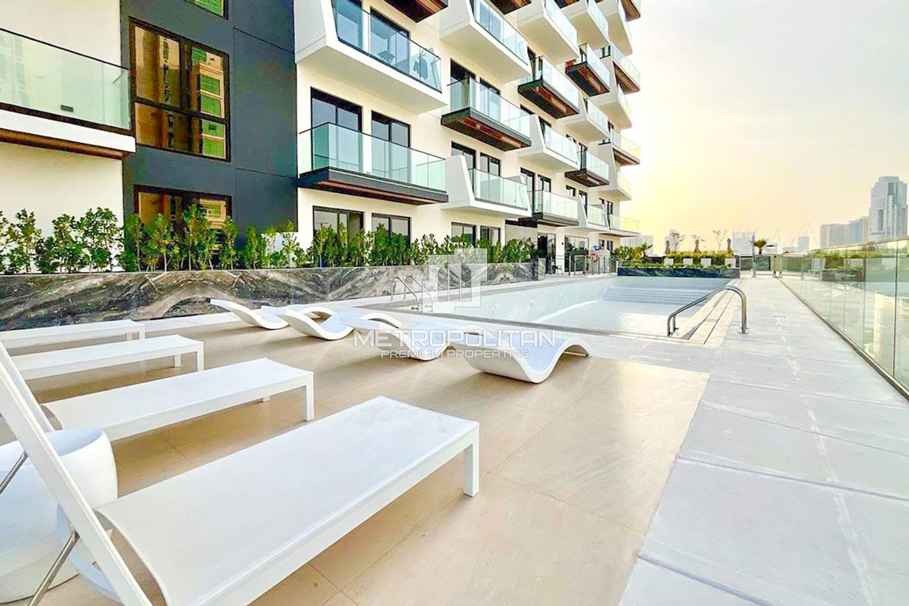 Fully Furnished | Ready to Move | Community View