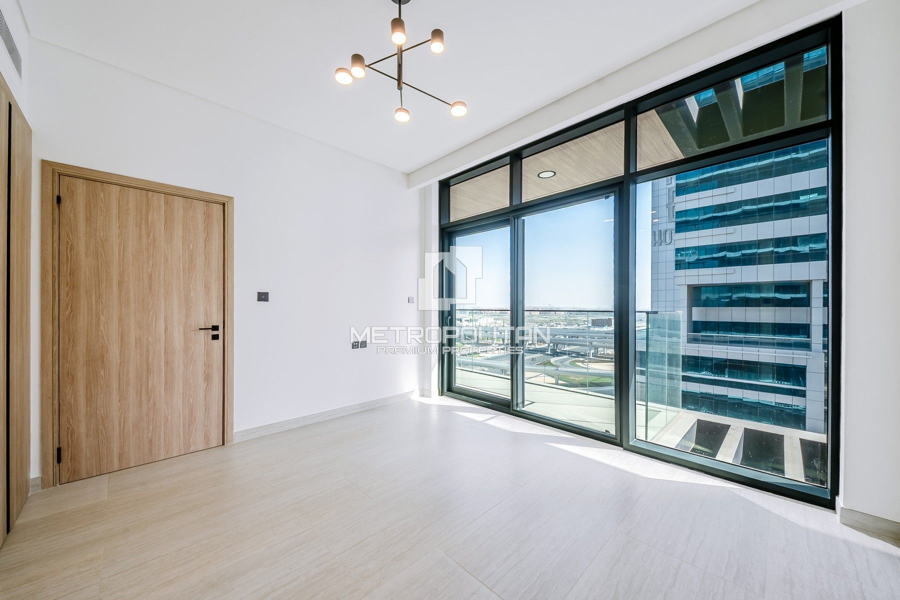 Close to Metro | Marina View | Mid Floor | Vacant