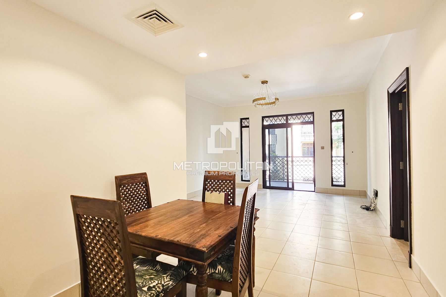 Vacant | Key in Hands | Area Specialist | Spacious