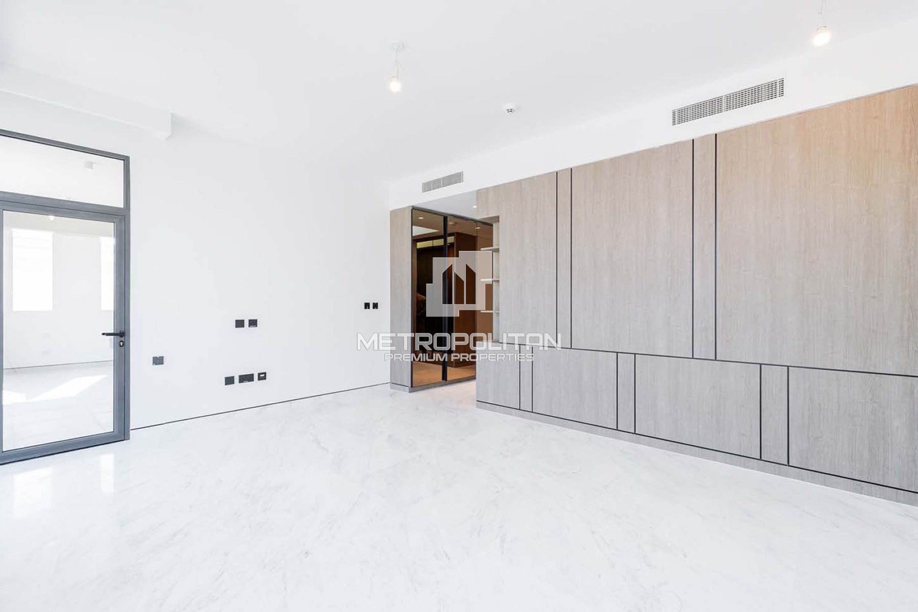 5BR Villa for Rent in Tilal Al Ghaf – MPR-10263