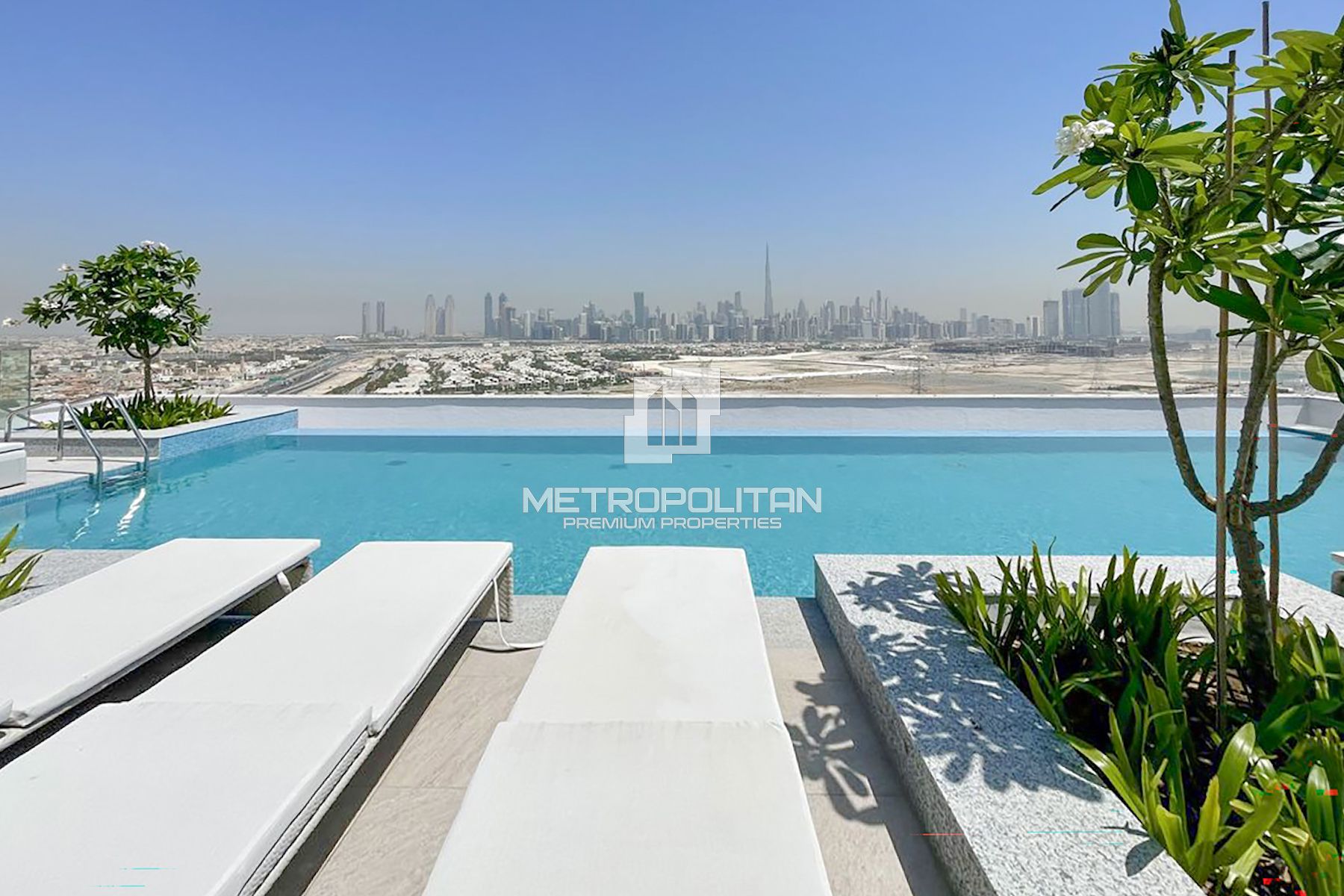 Lagoon View | Brand New | Luxury apartment