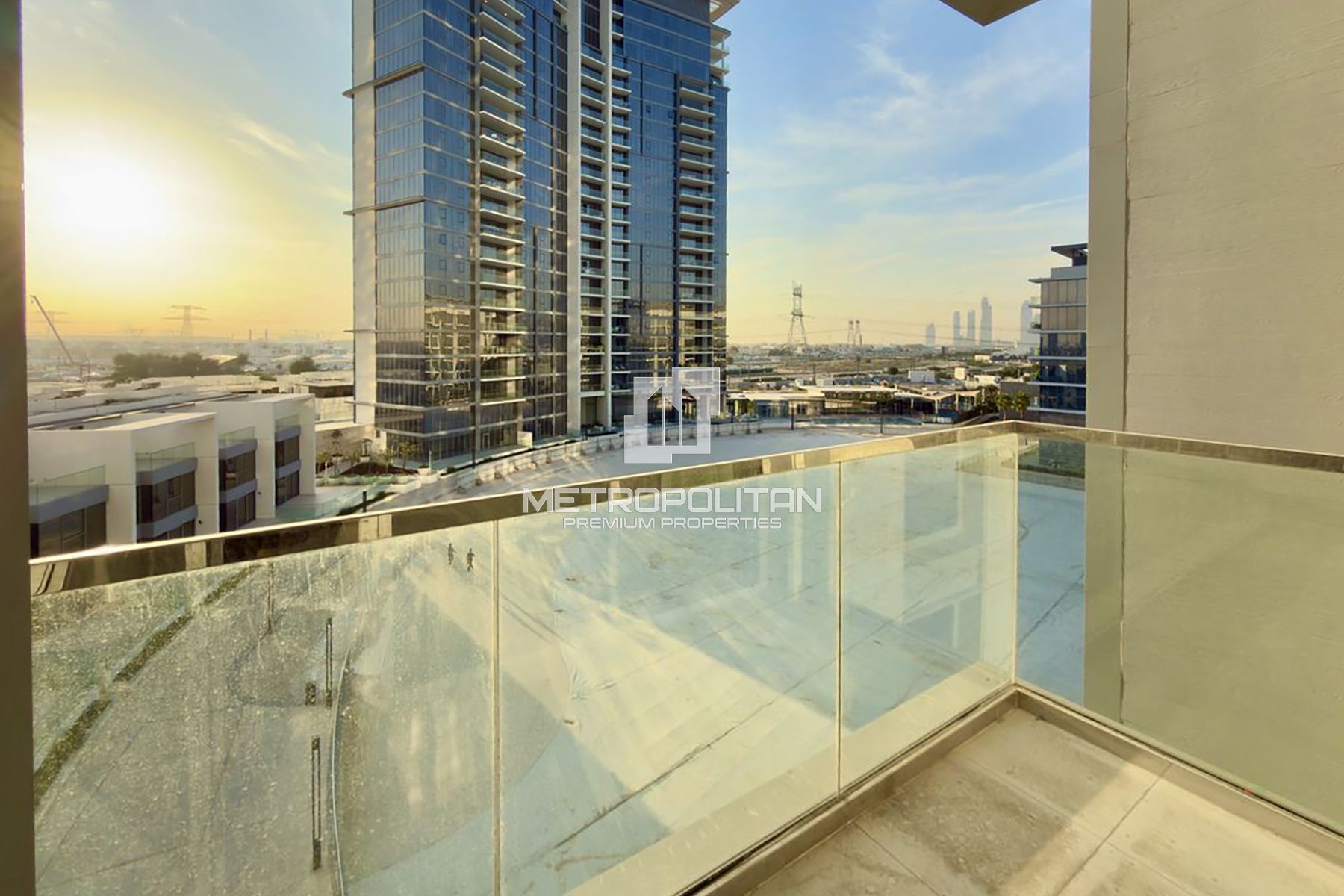 Lagoon View | Brand New | Luxury apartment
