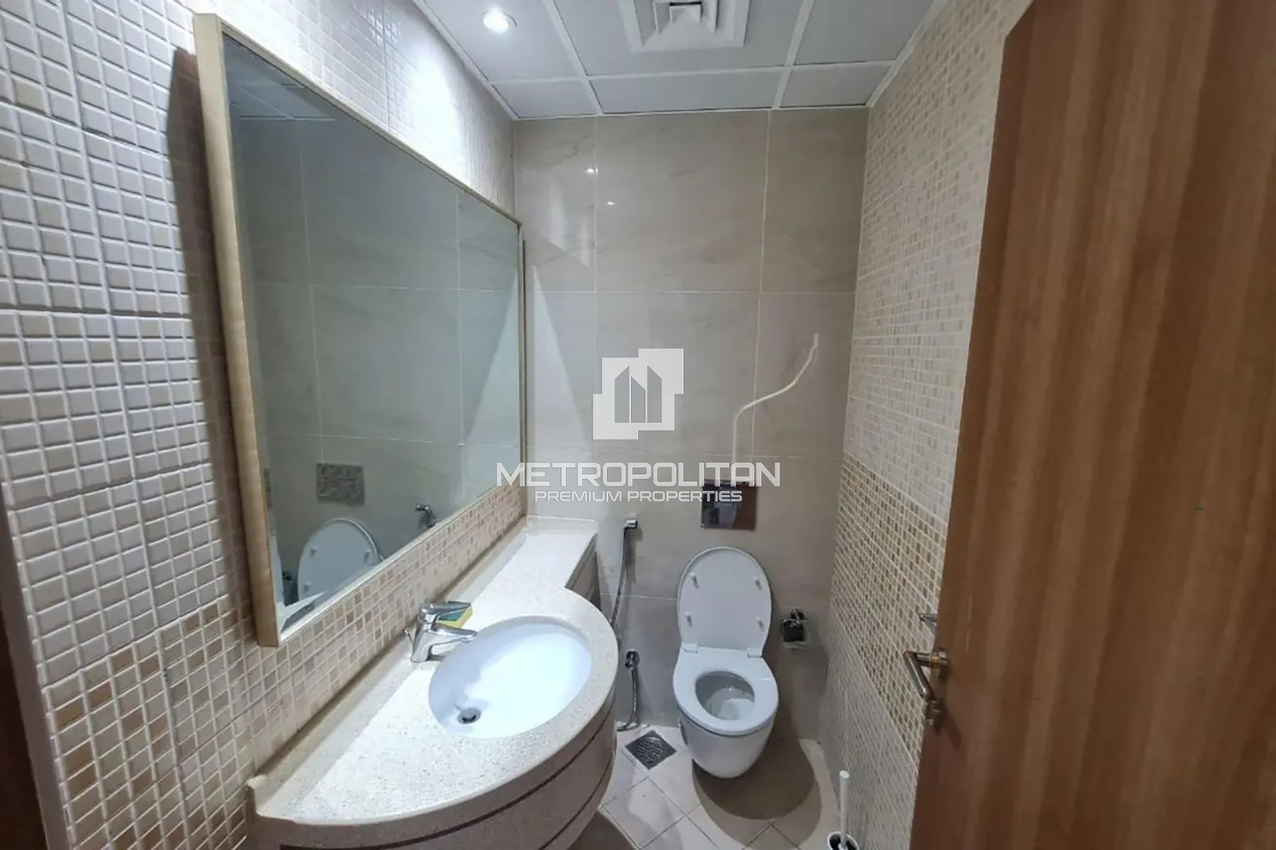 Vacant  | Spacious 1 Bedroom | Prime Location