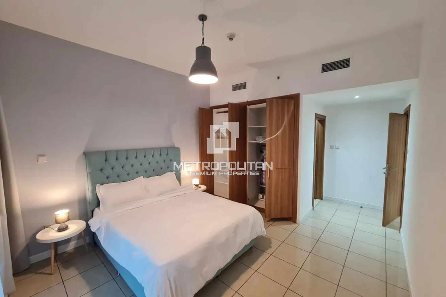 Vacant  | Spacious 1 Bedroom | Prime Location