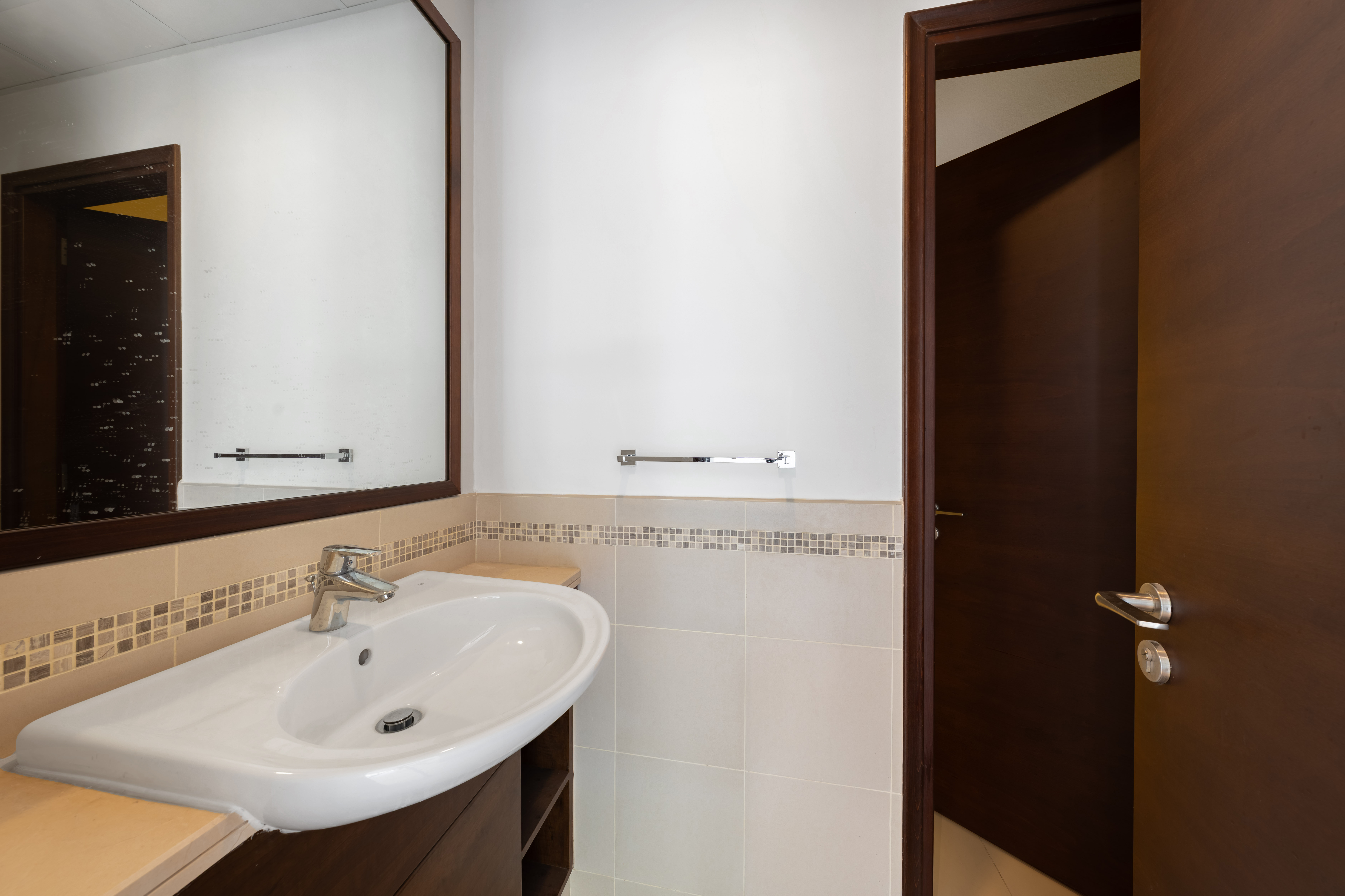 Ready to Move In | Spacious | Close to Amenities
