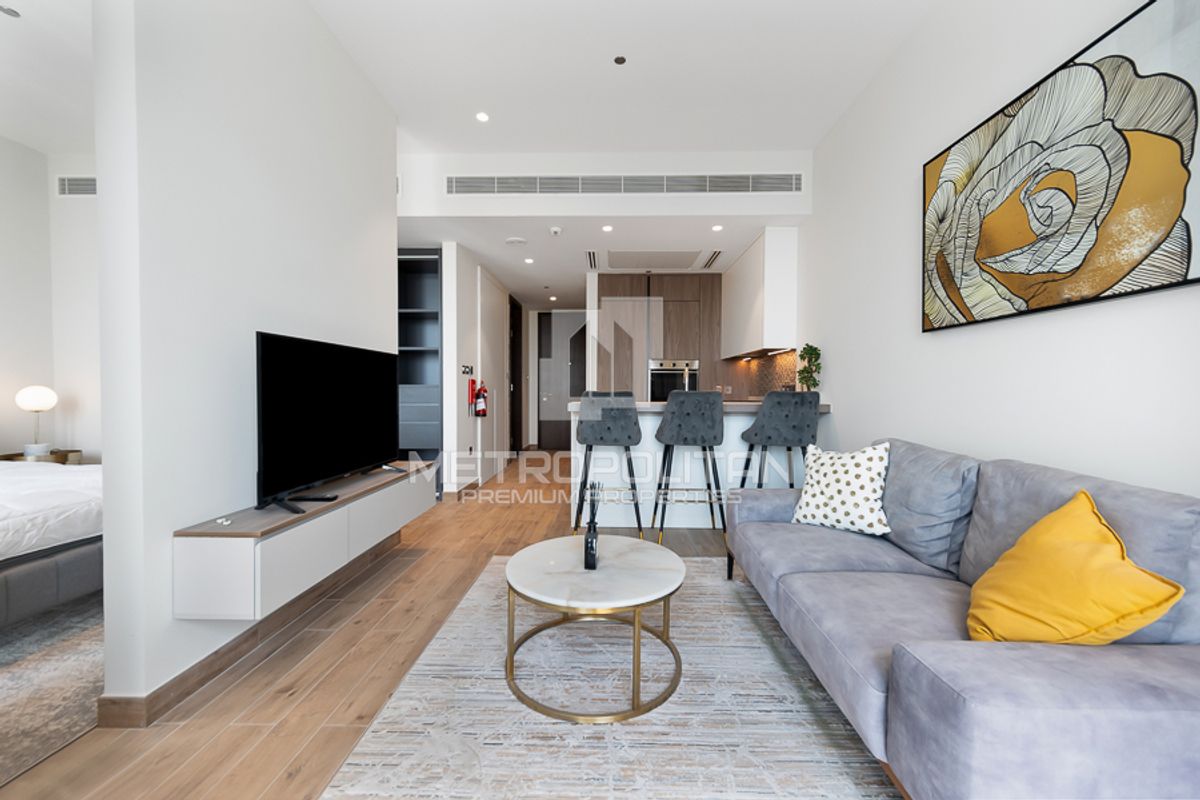 Spacious Layout | Fully Furnished | Vacant October