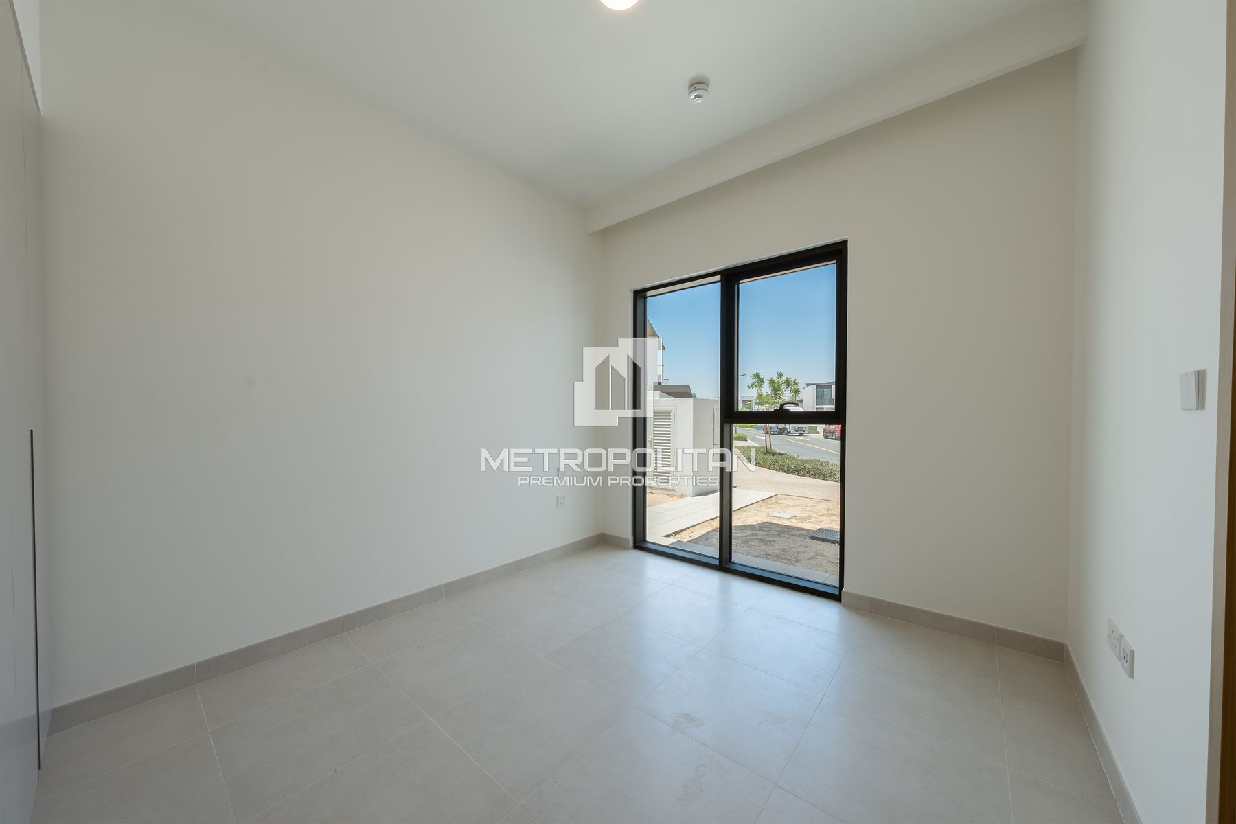 Single Row | Spacious Corner | Prime Location