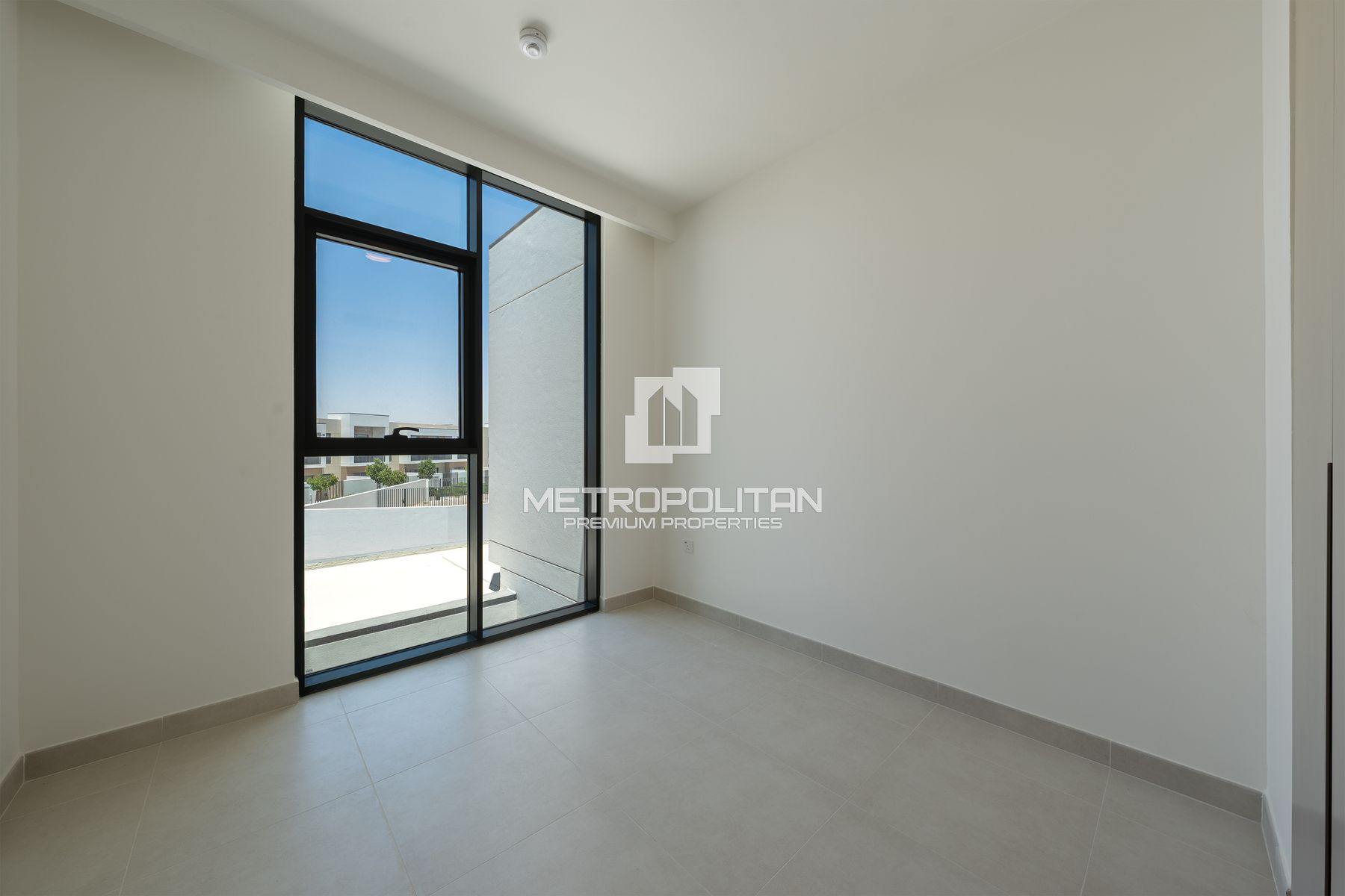 Single Row | Spacious Corner | Prime Location