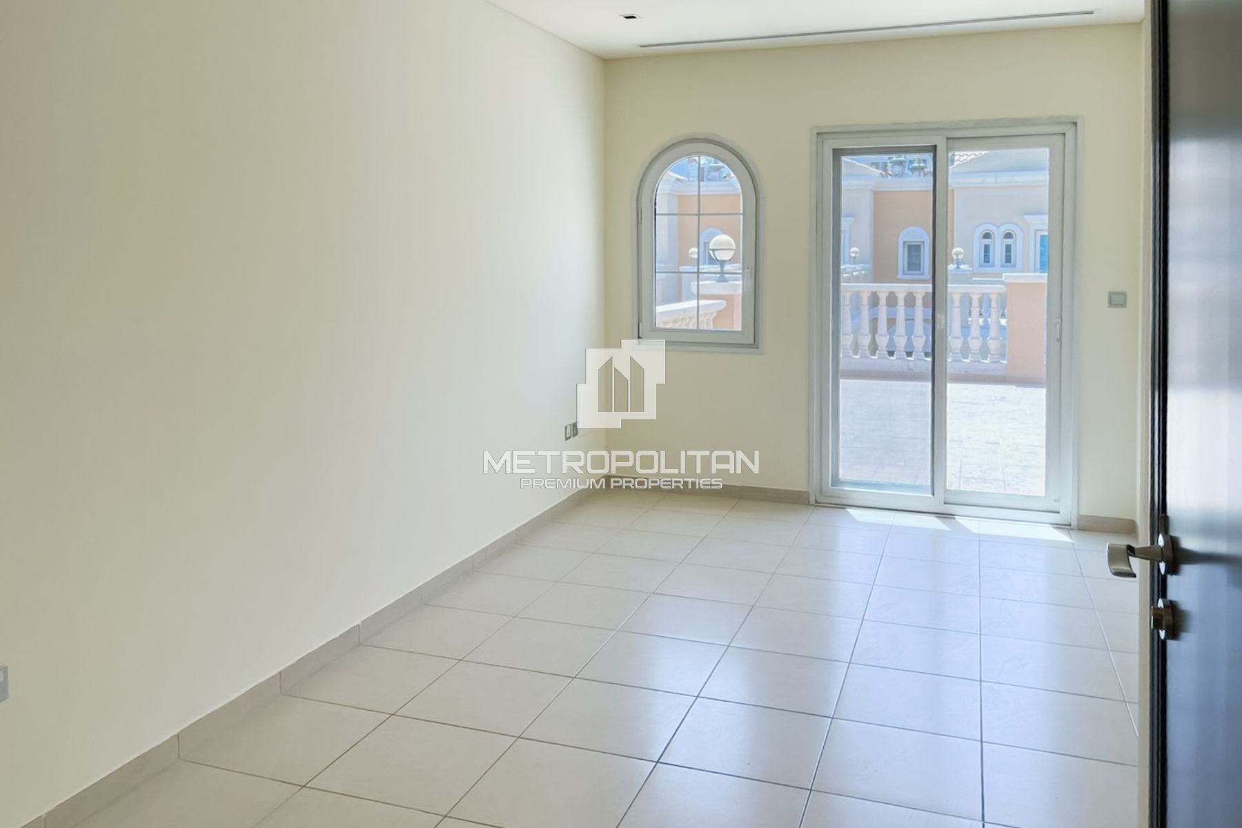 Corner Villa | Private Garden | Vacant Now