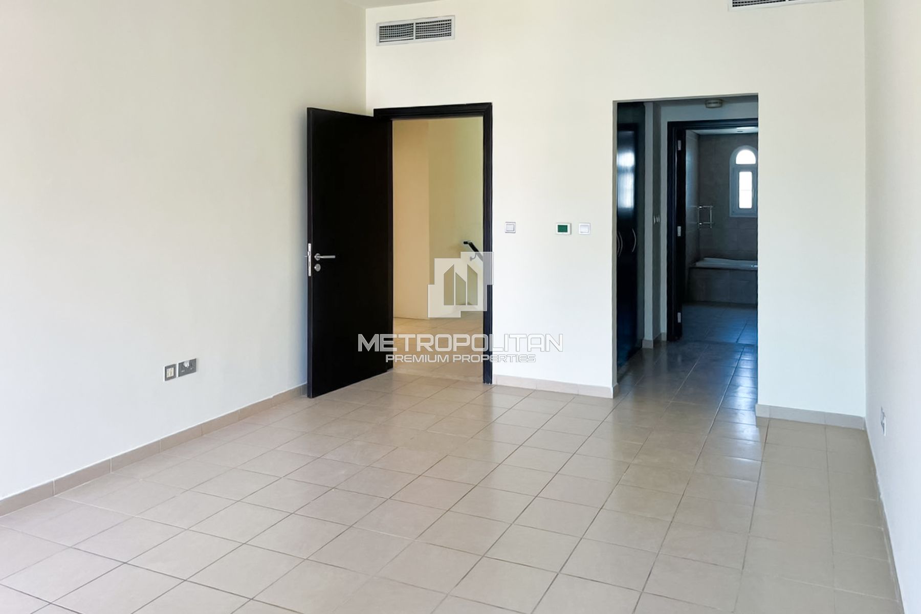 Corner Villa | Private Garden | Vacant Now
