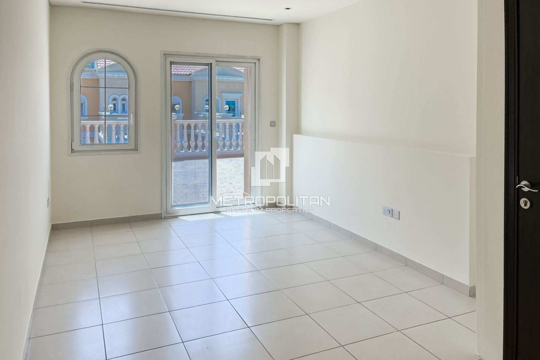 Corner Villa | Private Garden | Vacant Now