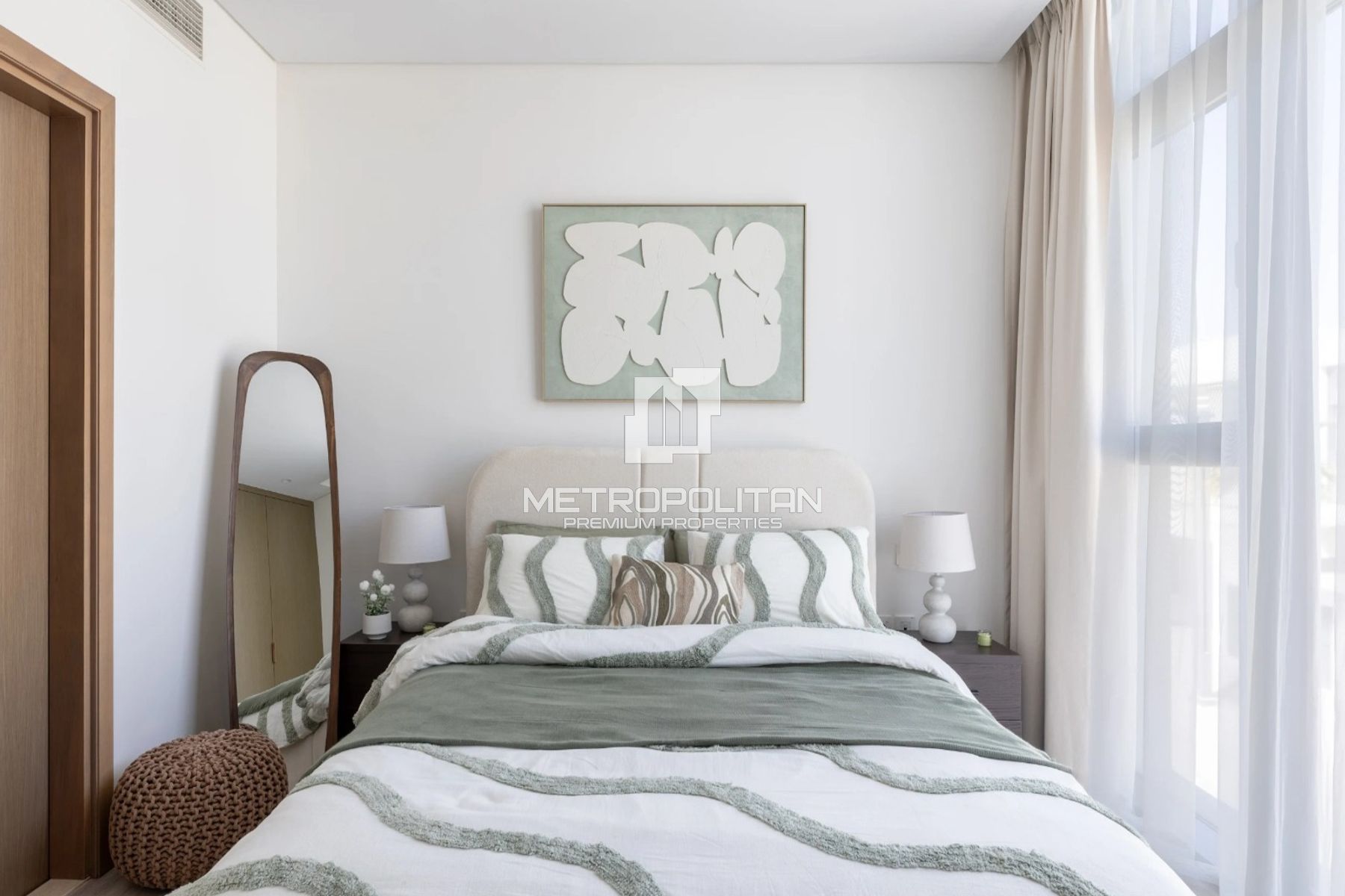 Corner Townhouse | Fully Furnished and Upgraded