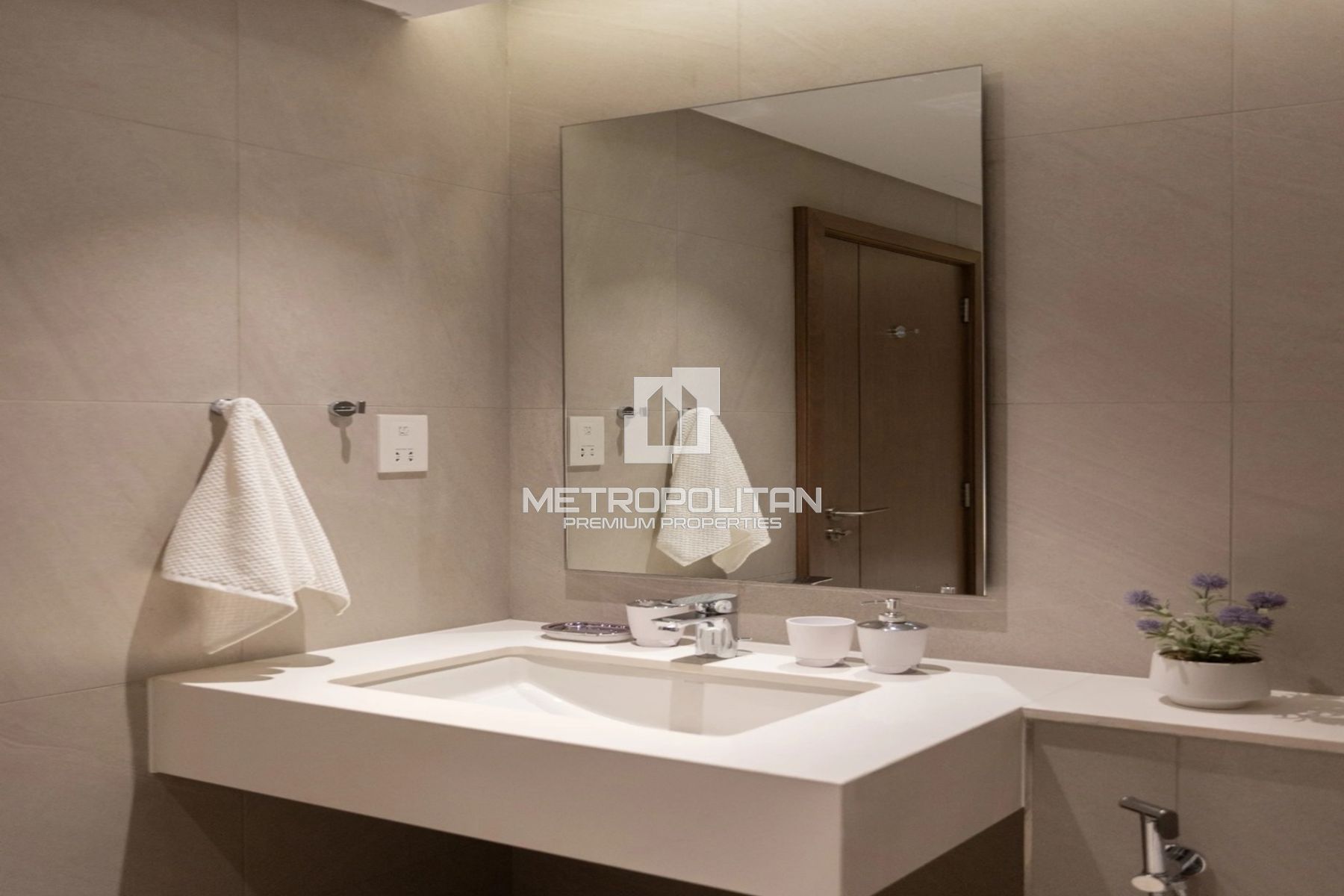 Corner Townhouse | Fully Furnished and Upgraded