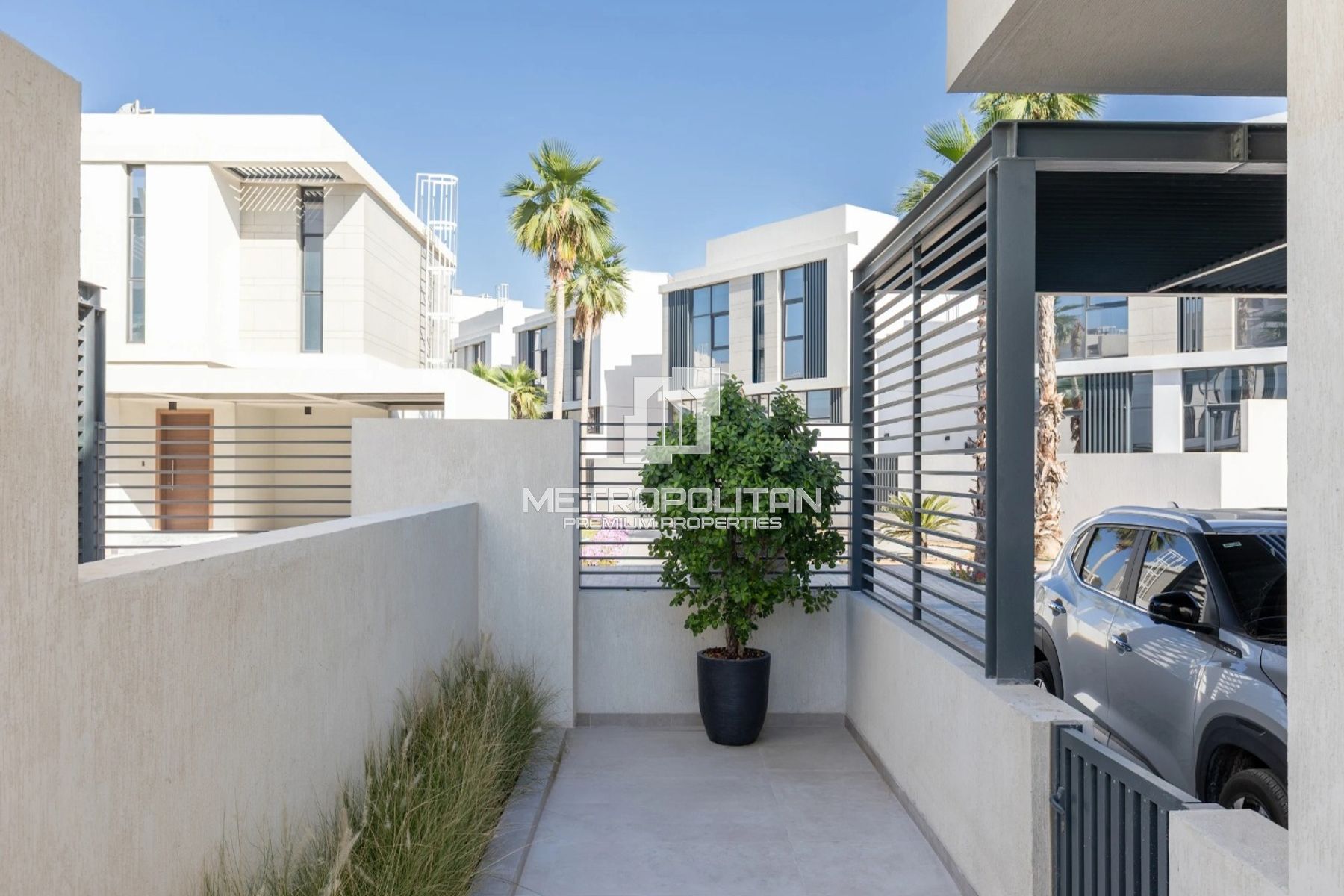 Corner Townhouse | Fully Furnished and Upgraded