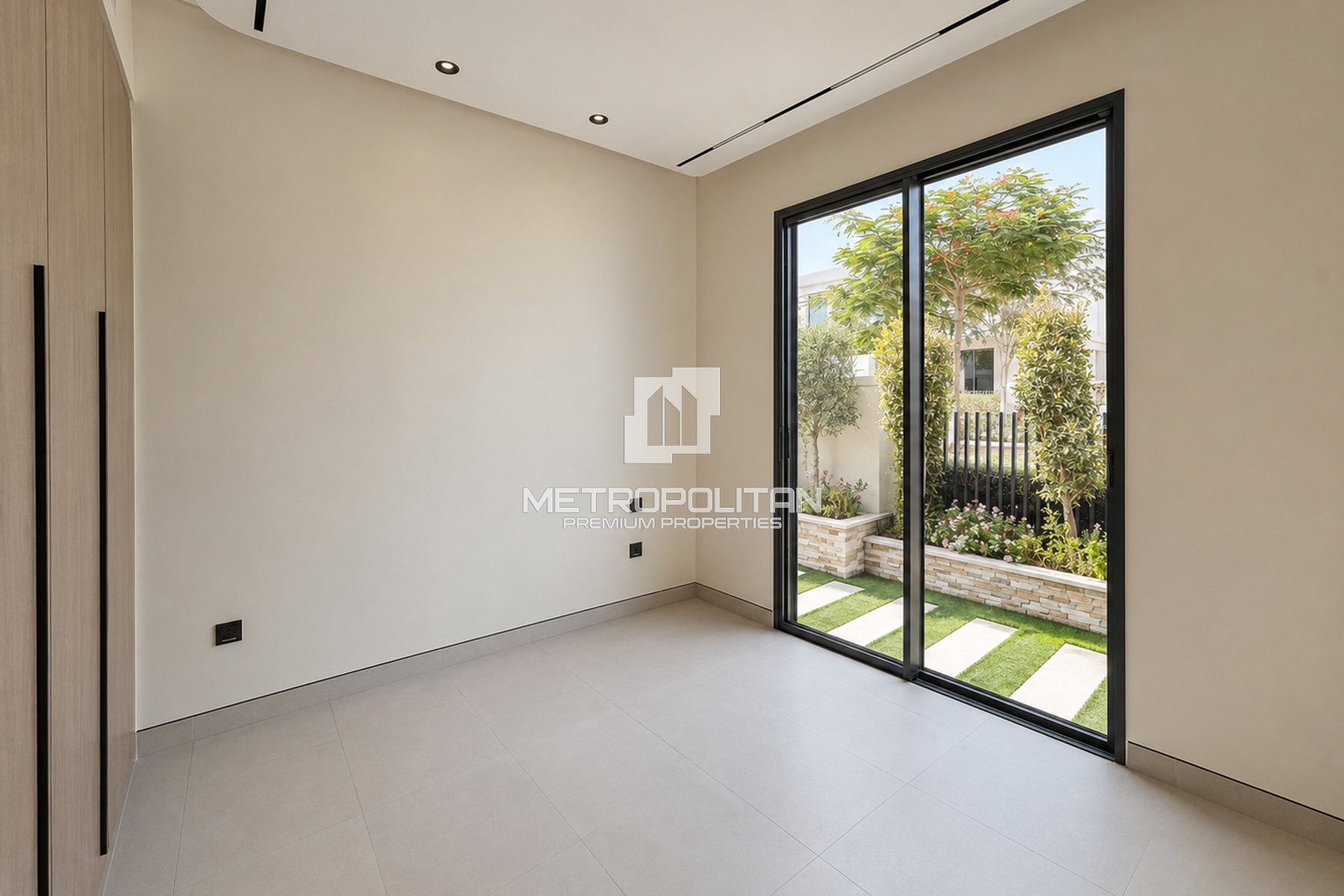 Vacant | Fully Upgraded | Landscaped | Extended