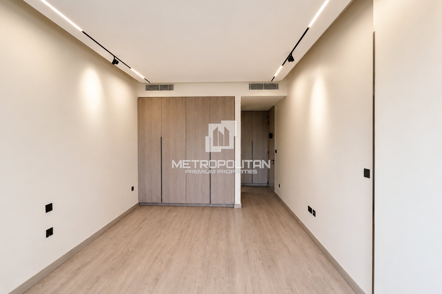 Vacant | Fully Upgraded | Landscaped | Extended