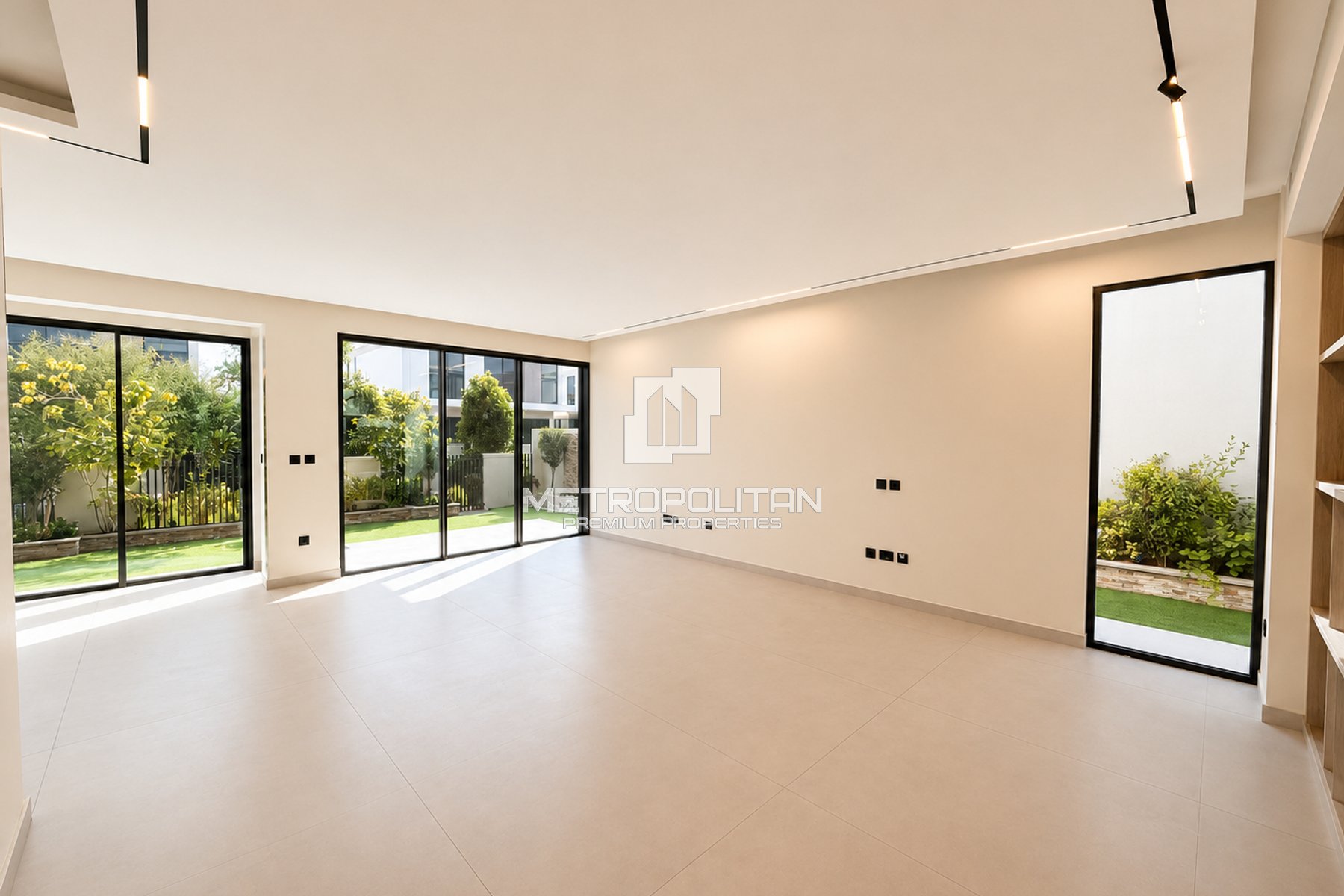 Vacant | Fully Upgraded | Landscaped | Extended