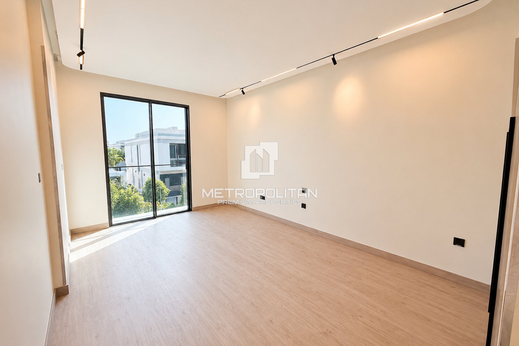 Vacant | Fully Upgraded | Landscaped | Extended