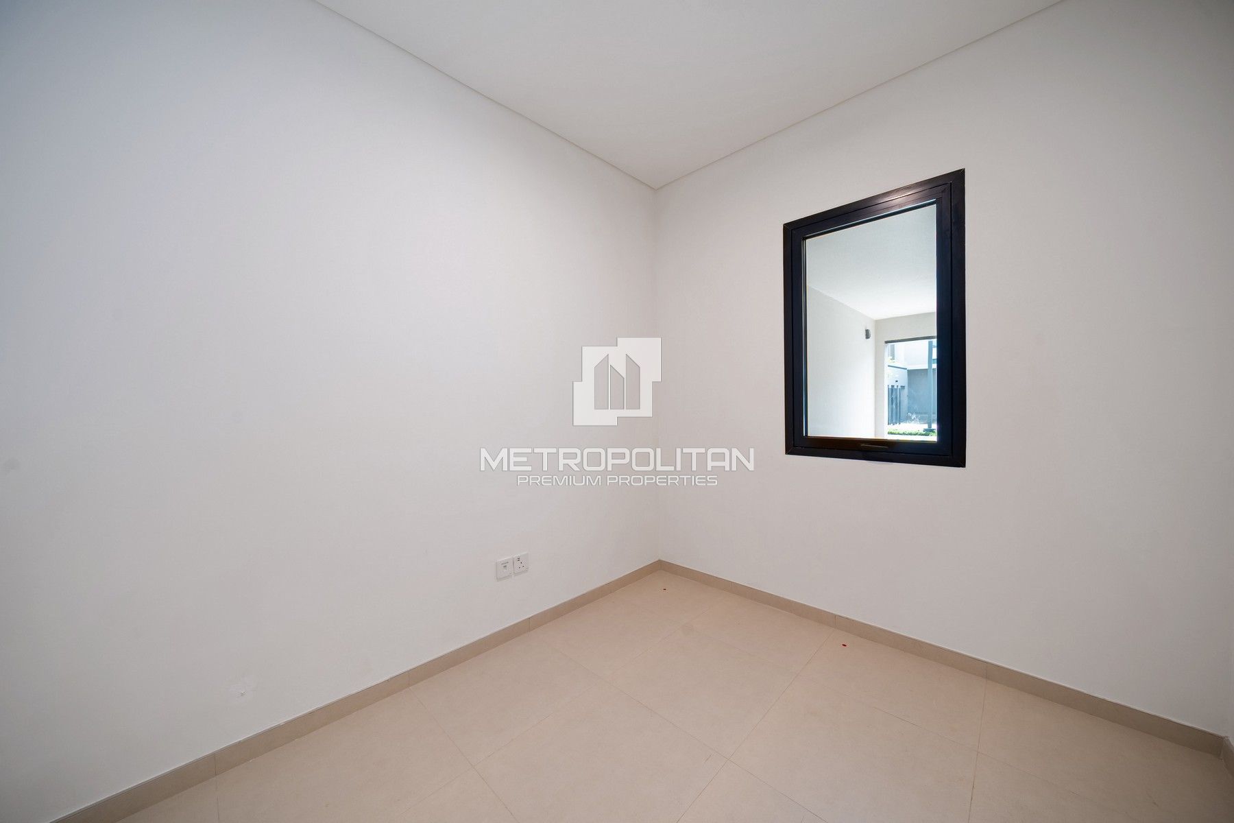 Large Corner Plot | Nearby Amenities | Brand New
