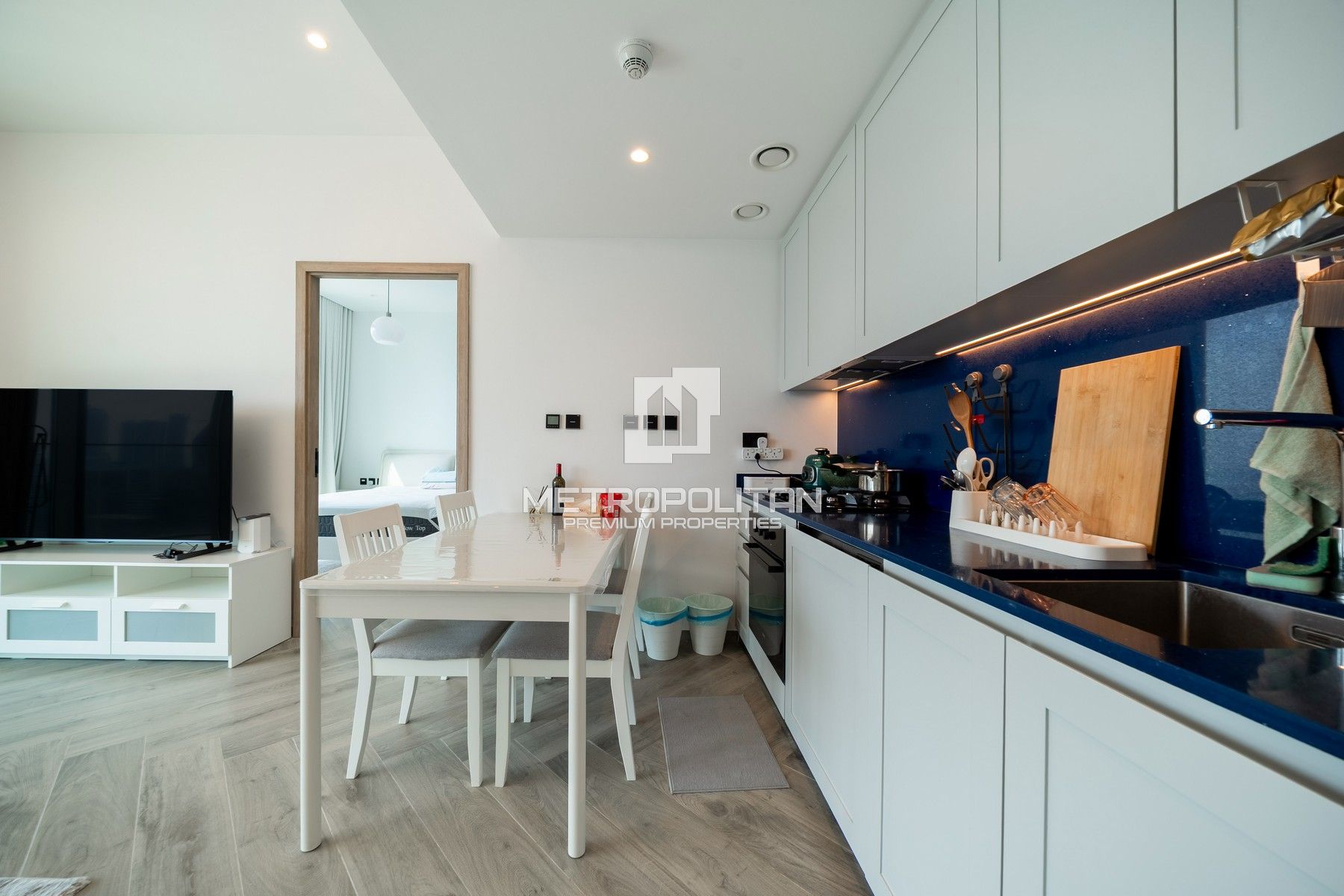Снять квартиру в Peninsula Three, Business Bay - MPR-10375