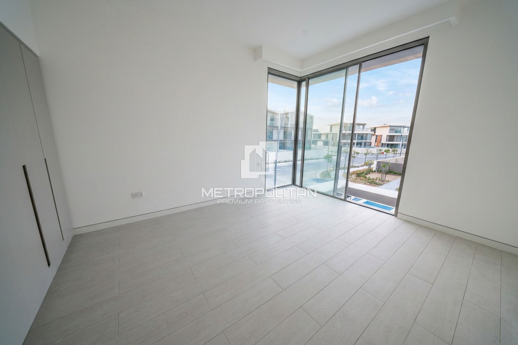 Corner | Open Park View | SD G+1 | Near Amenities