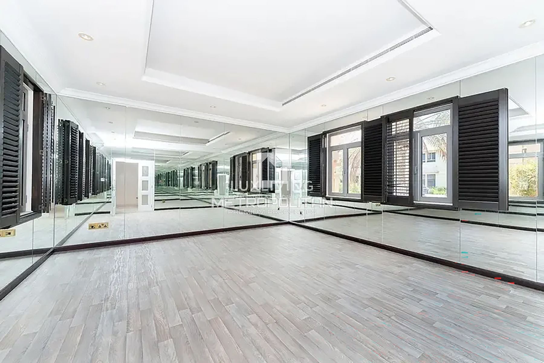Beachfront Luxury Villa | Prime Location | Vacant