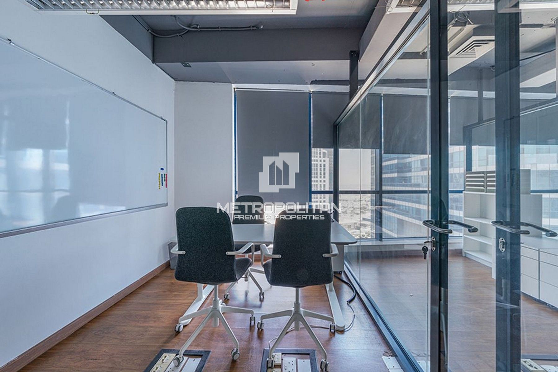 Furnished | Spacious High floor office with Pantry
