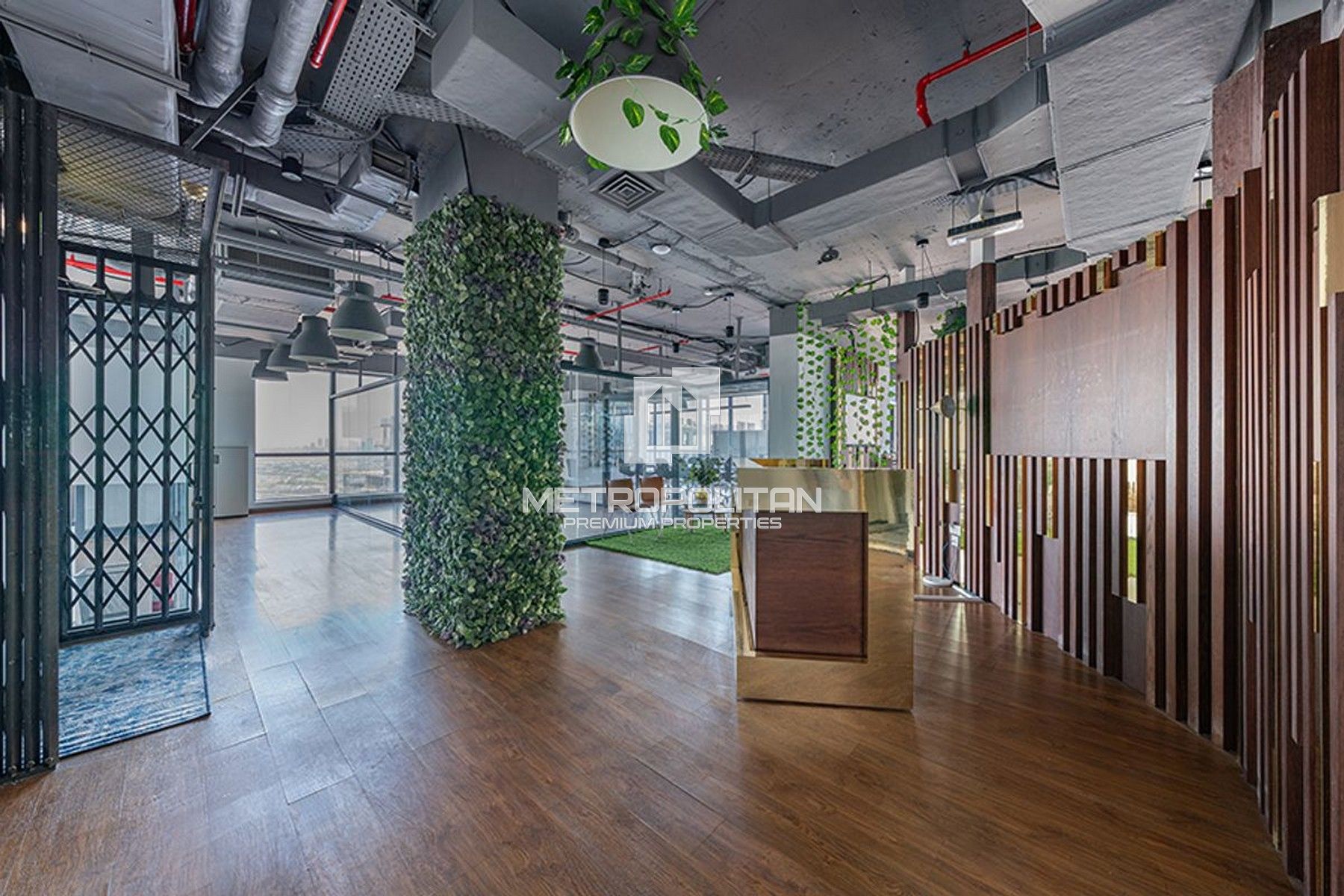 Furnished | Spacious High floor office with Pantry