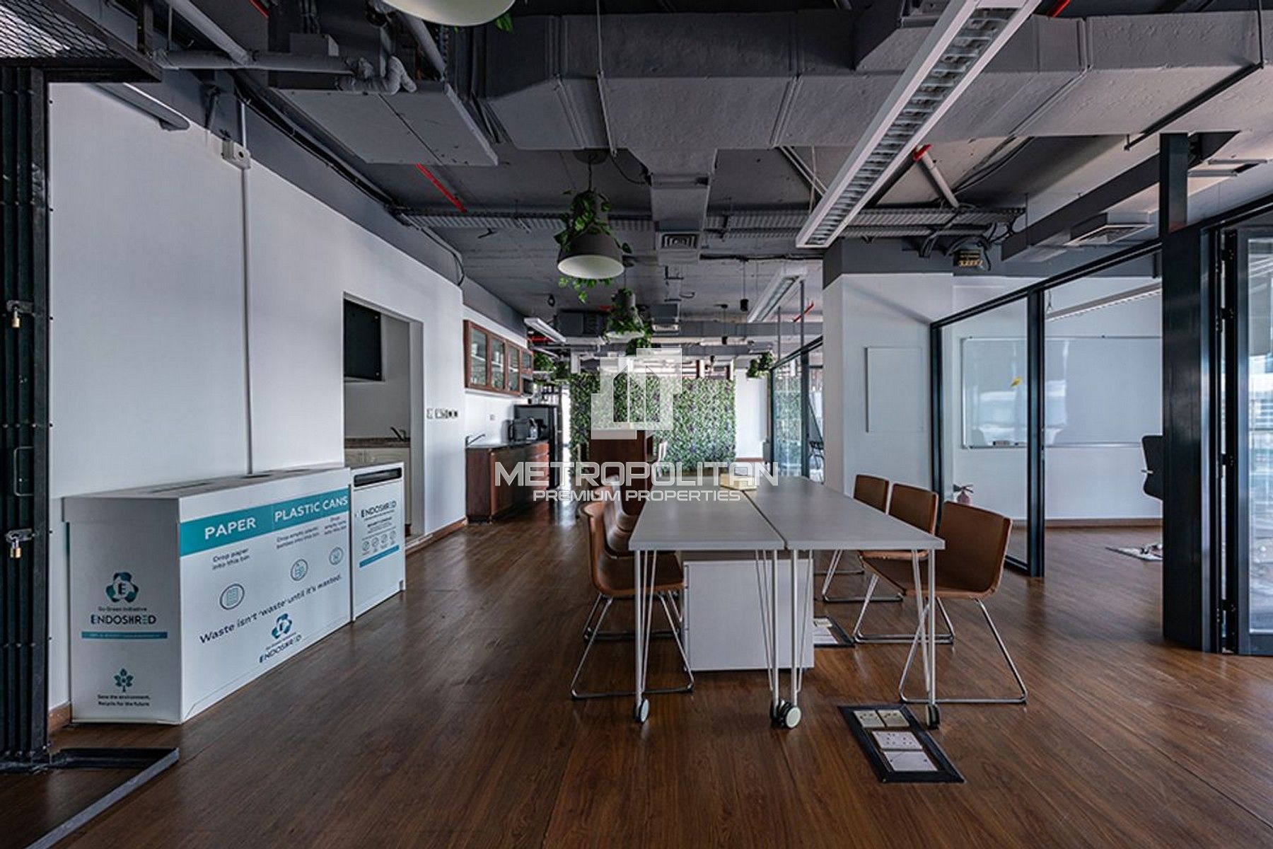 Furnished | Spacious High floor office with Pantry