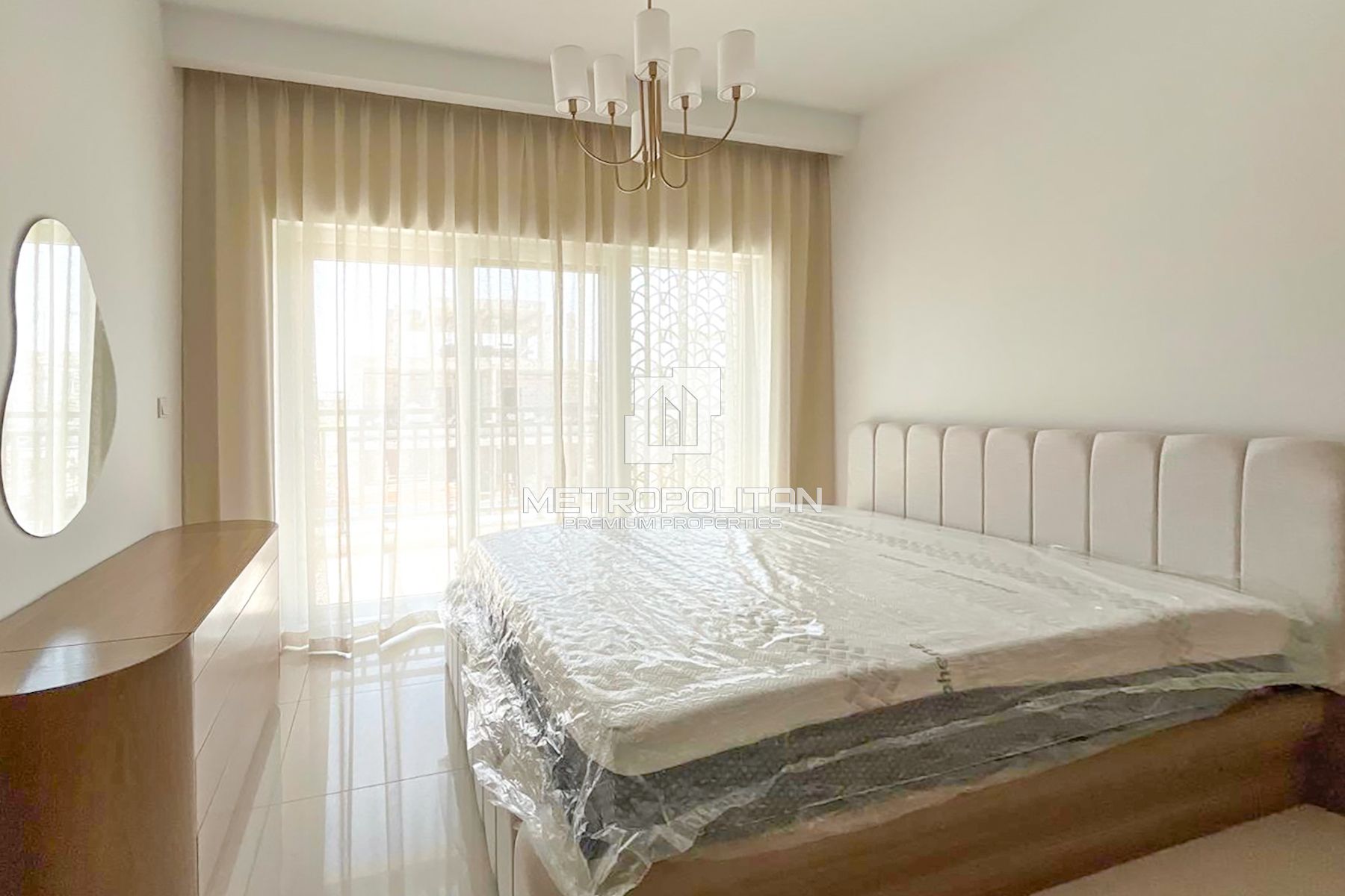 Modern Living| Corner Unit | Park Views| Brand New