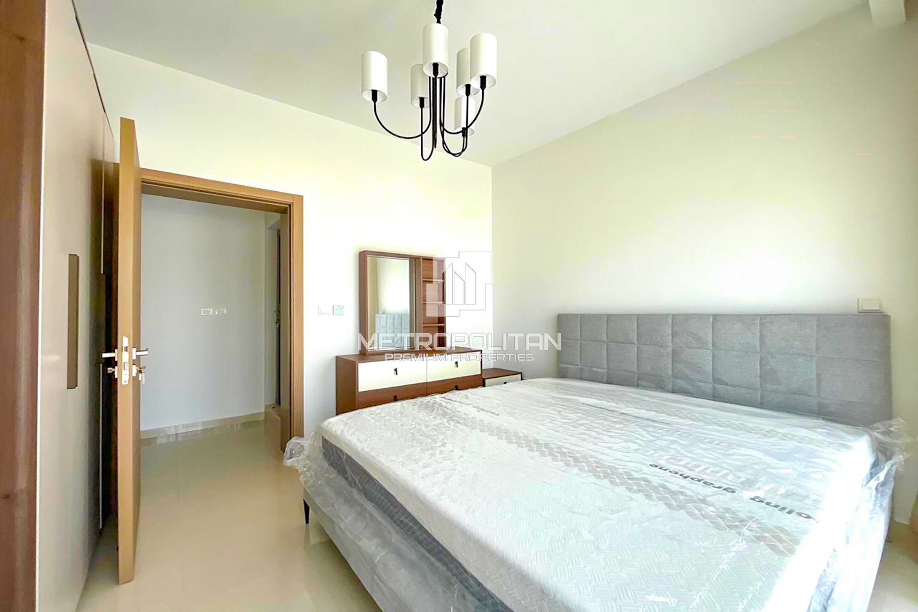 Modern Living| Corner Unit | Park Views| Brand New
