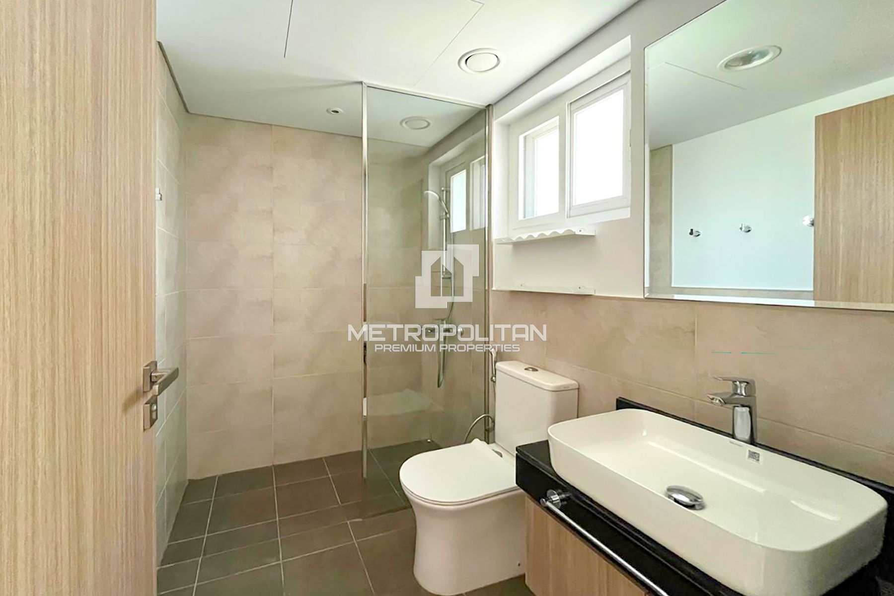 Modern Living| Corner Unit | Park Views| Brand New