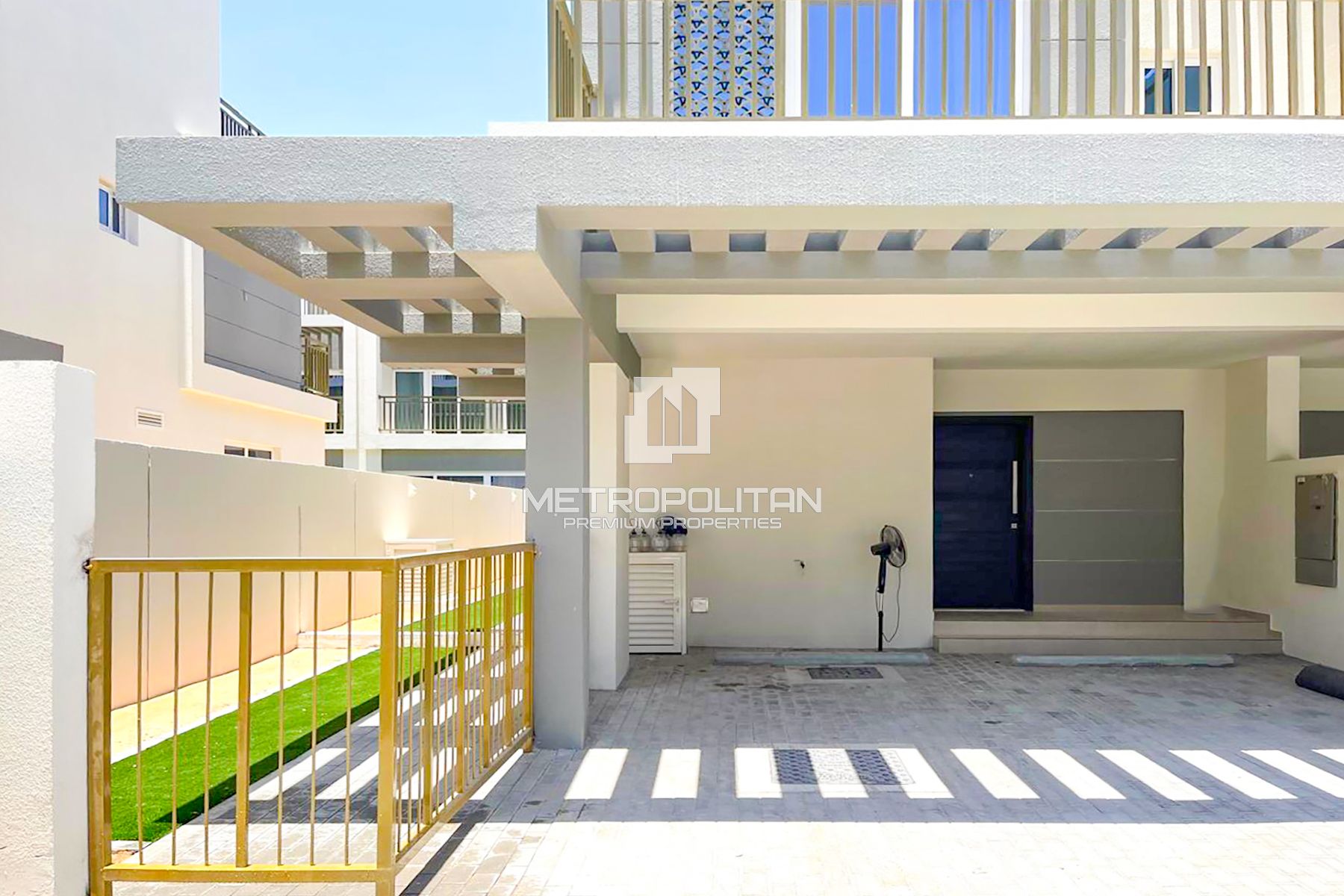 Modern Living| Corner Unit | Park Views| Brand New