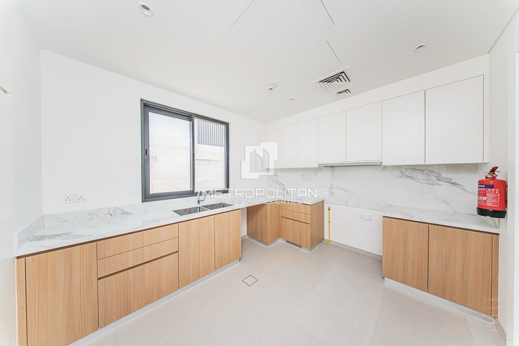 Next to Amenities | Large Plot | Prime Community
